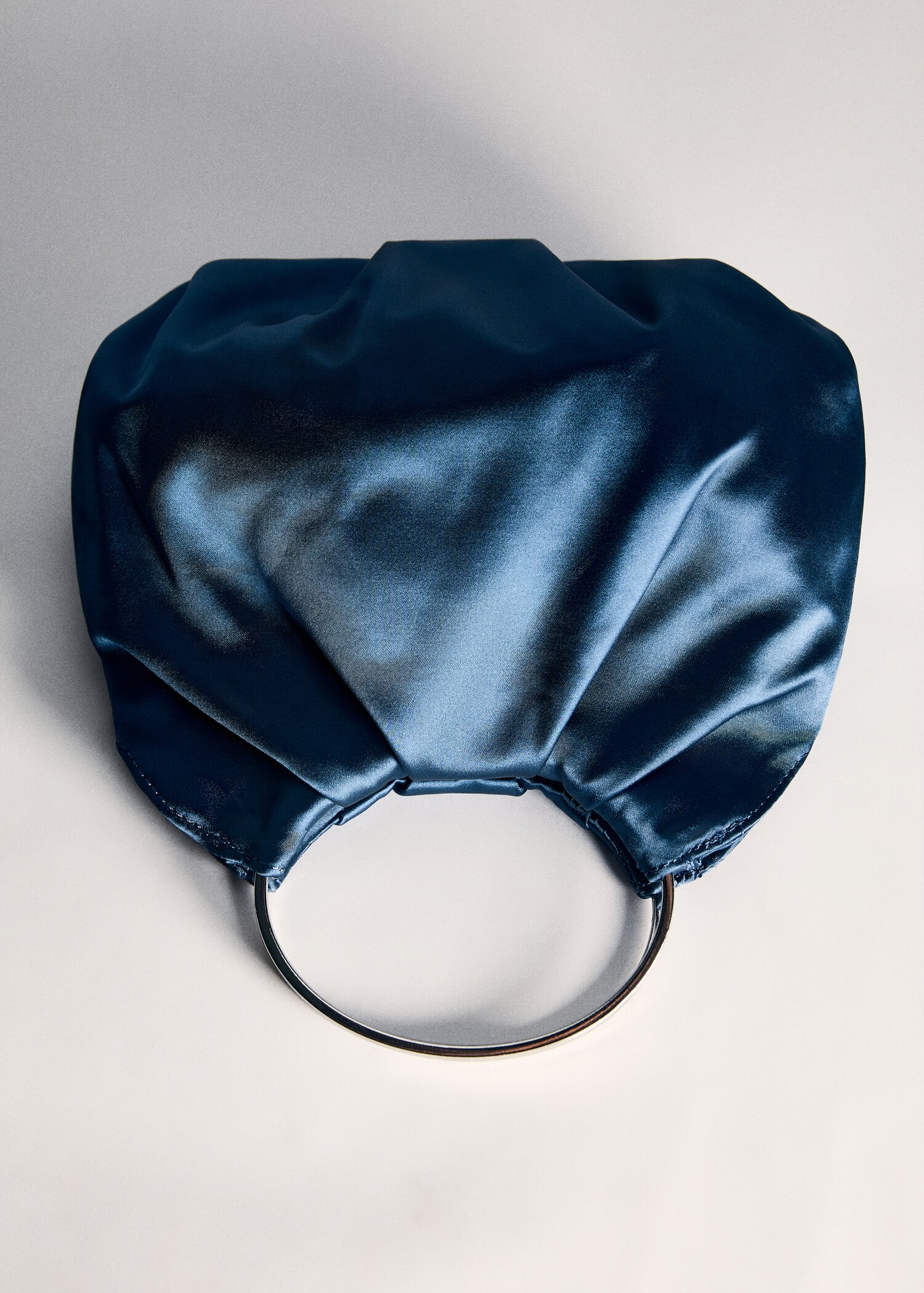 Satin bag with metal ring - Details of the article 5
