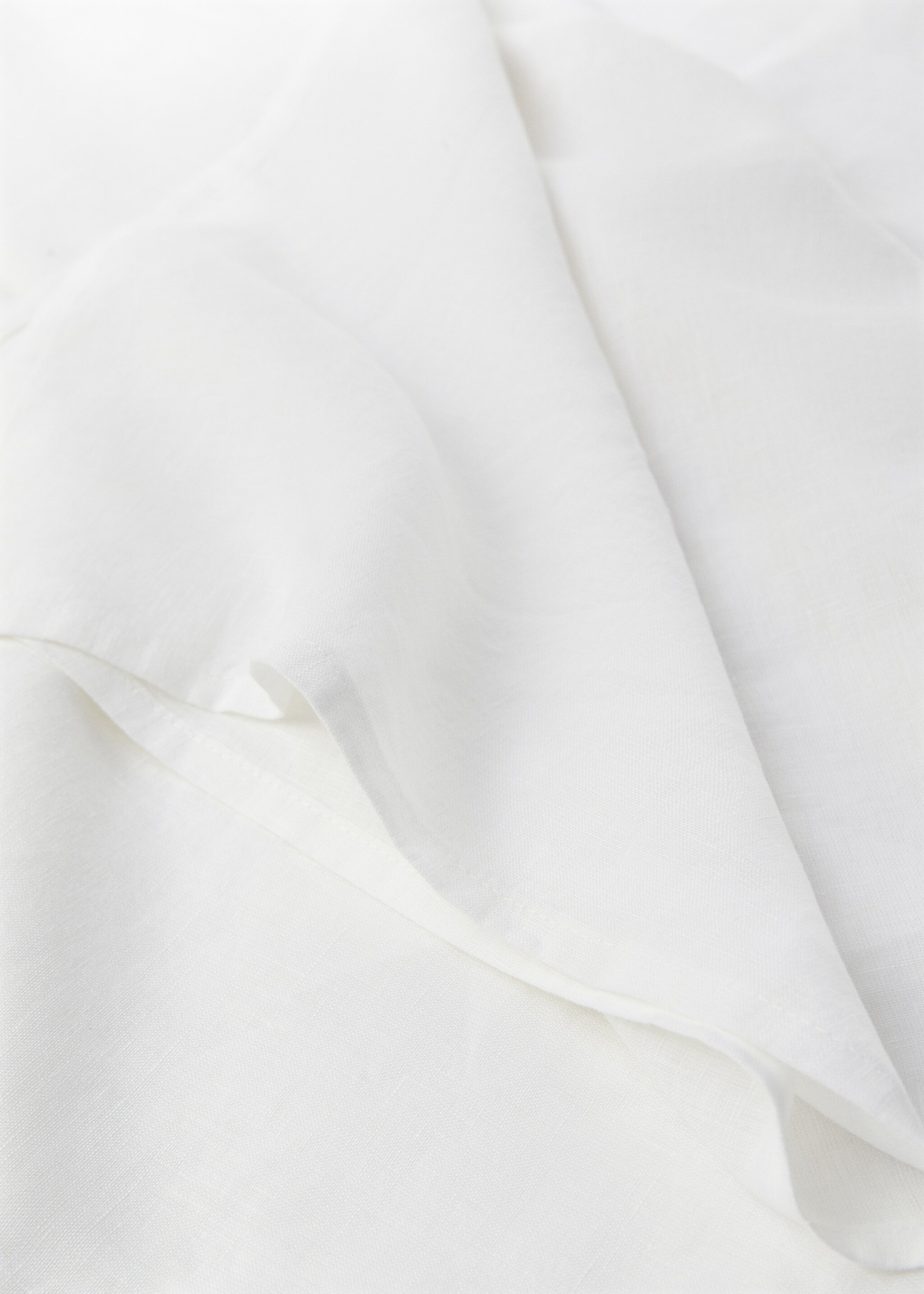 100% linen tablecloth for 6 to 8 people - Details of the article 1, Off White. Ref: 77071013-00.