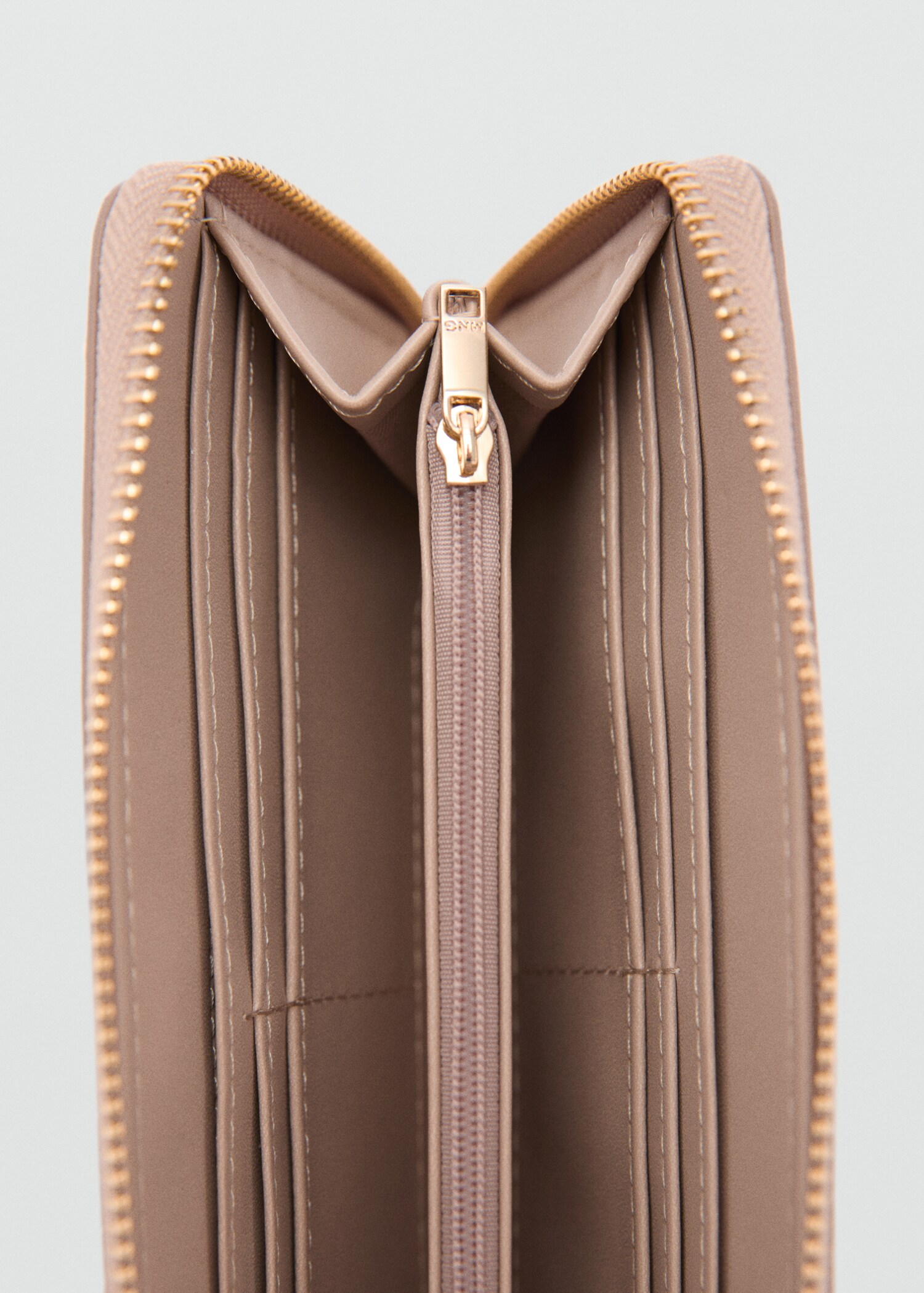 Zip-Brieftasche mit Krokoprägung - Detail des Artikels 1