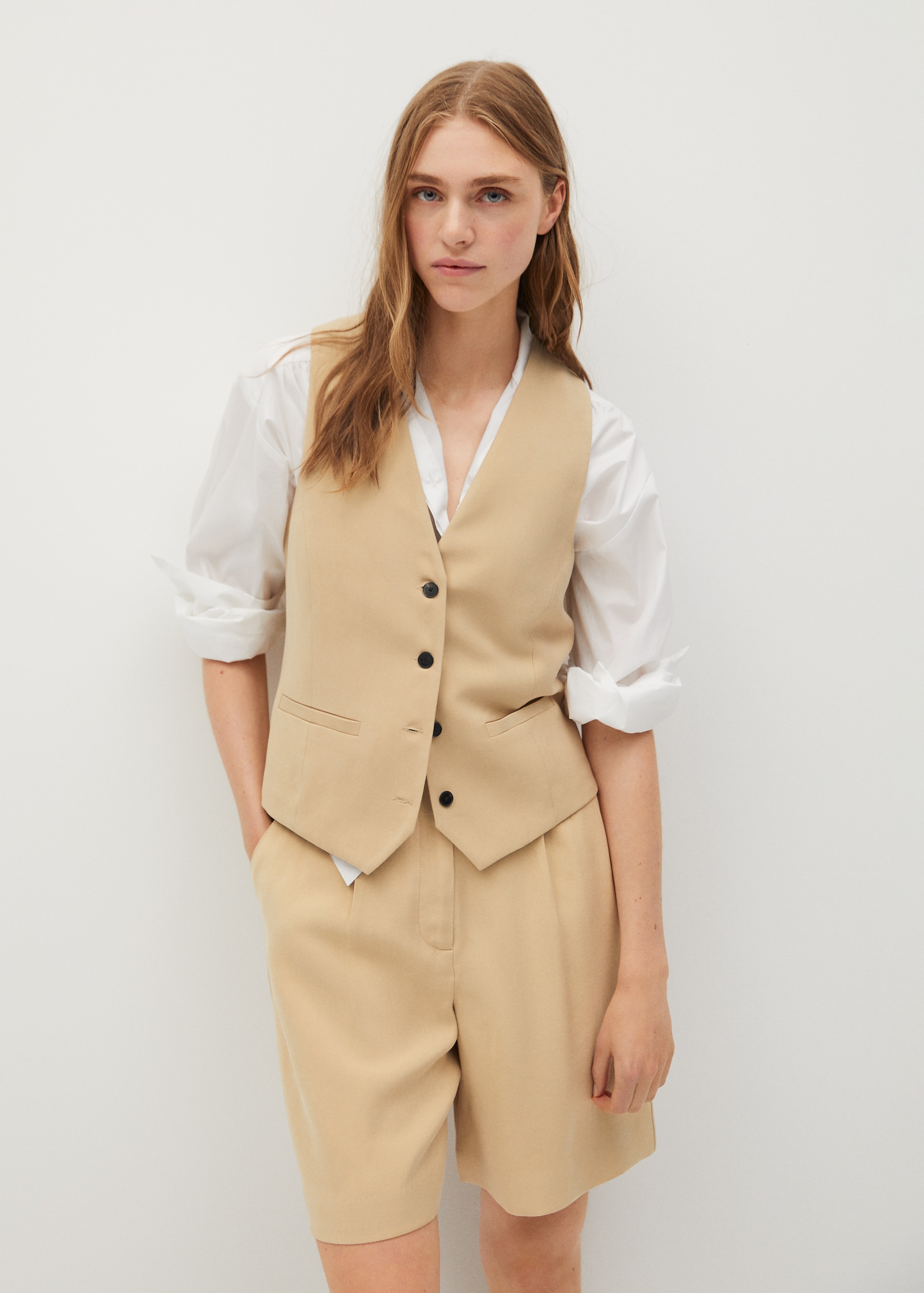 Bermudas traje tiro alto - Plano medio