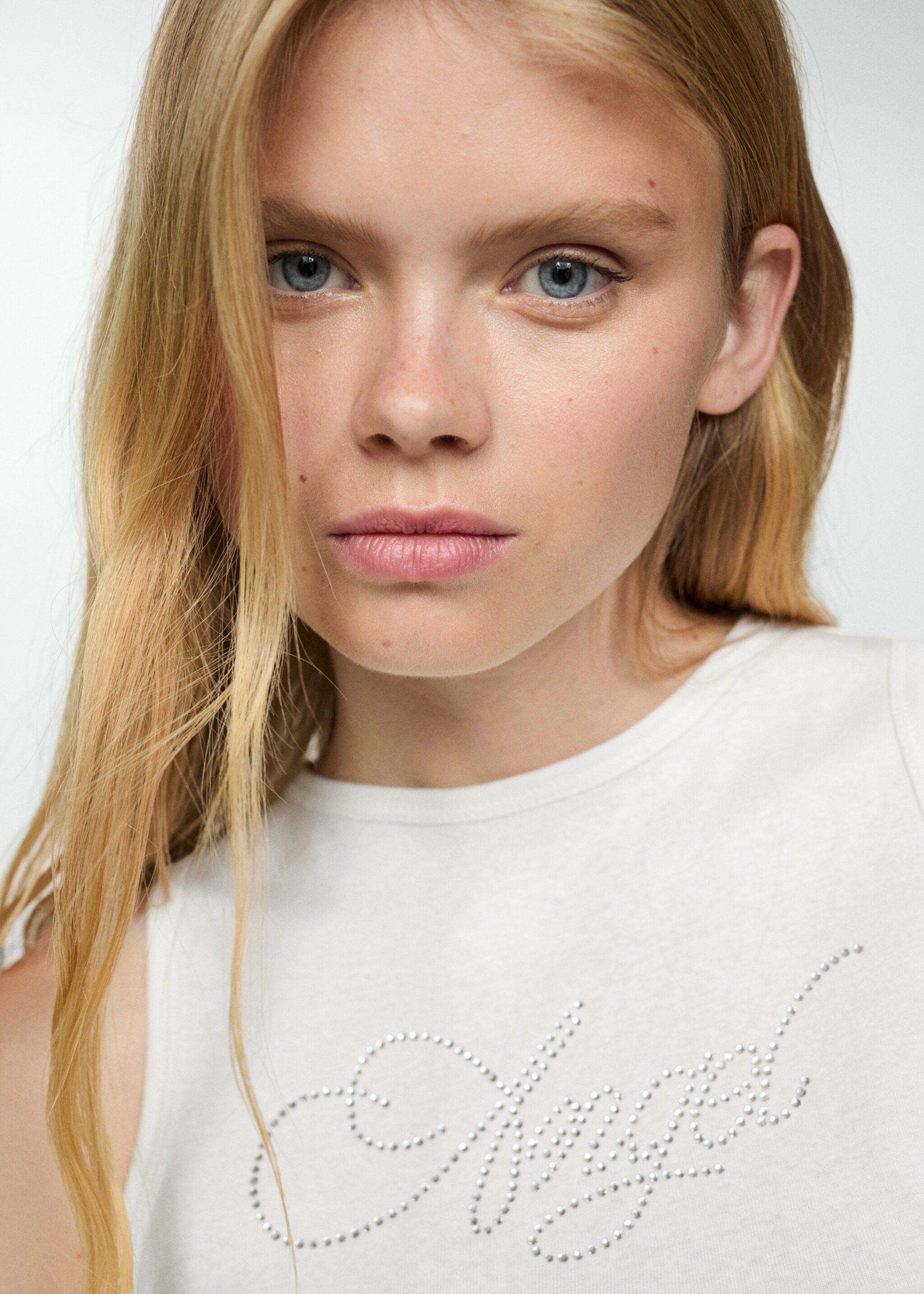 Cotton rhinestone top - Details of the article 1, White. Ref: 77072533-00.