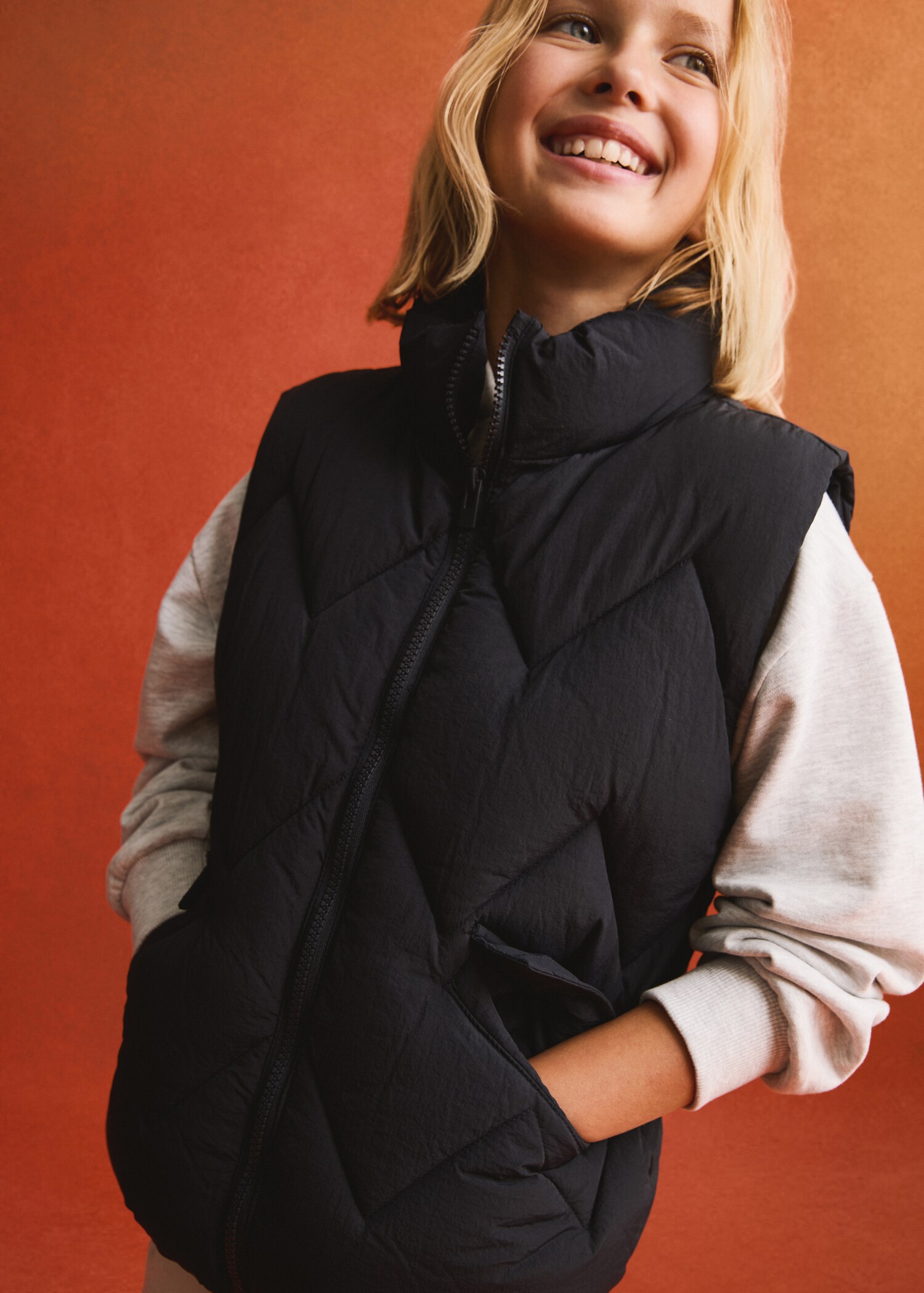 Quilted vest with pockets - Details of the article 5