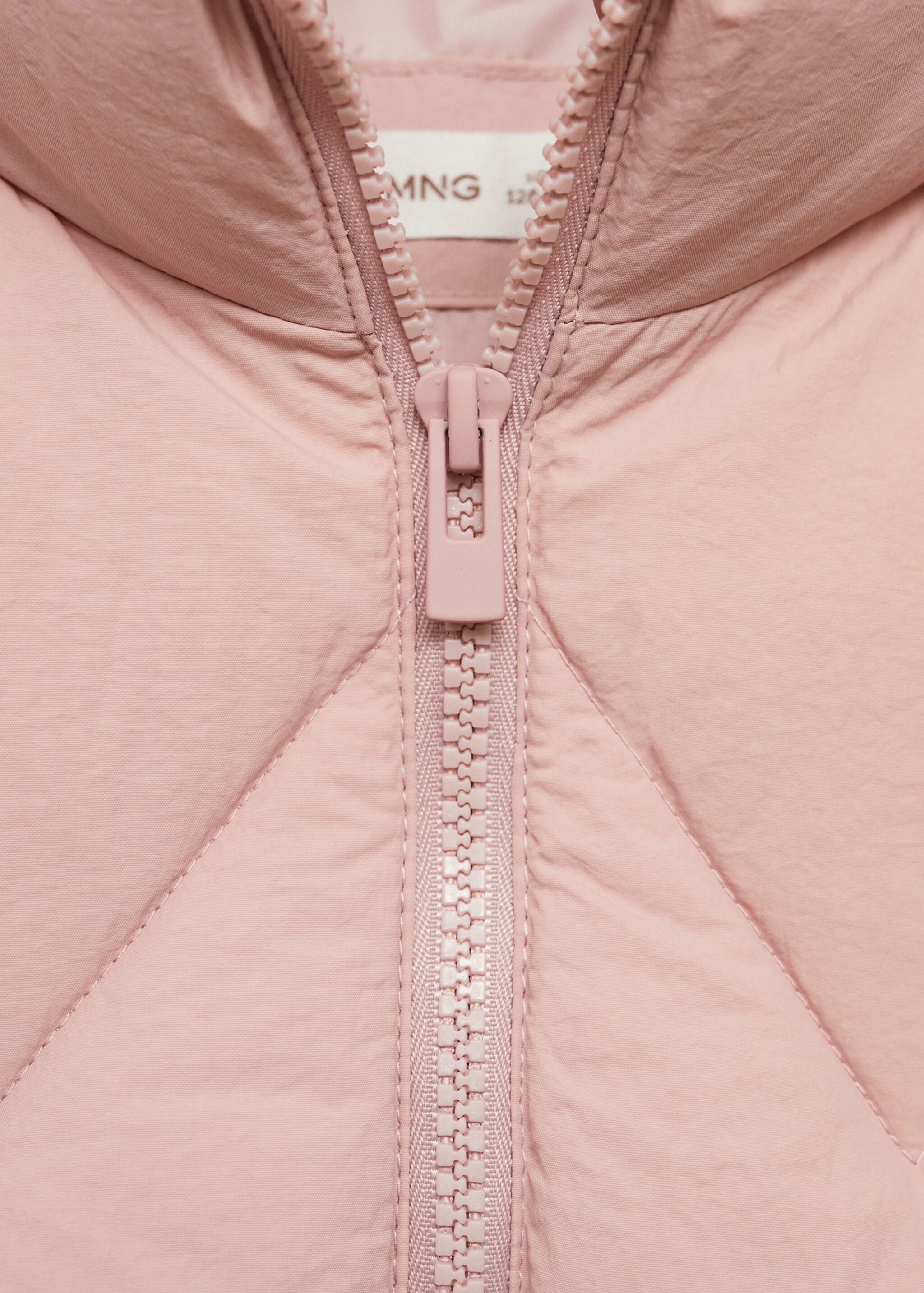 Quilted vest with pockets - Details of the article 8, Pink. Ref: 77072540-00.