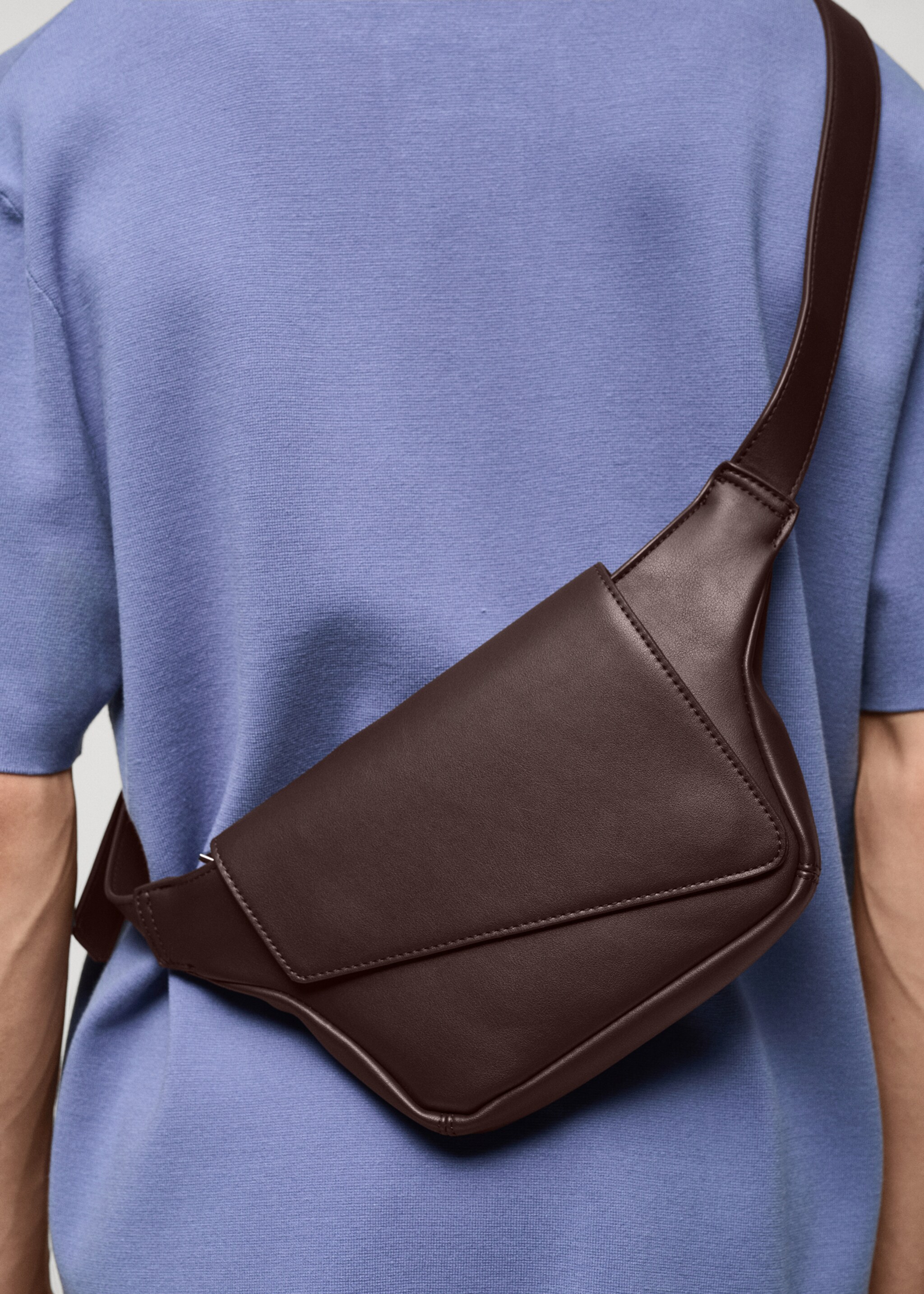 Beaten leather-effect belt bag shoulder bag - Details of the article 9, Chocolate. Ref: 77072541-00.