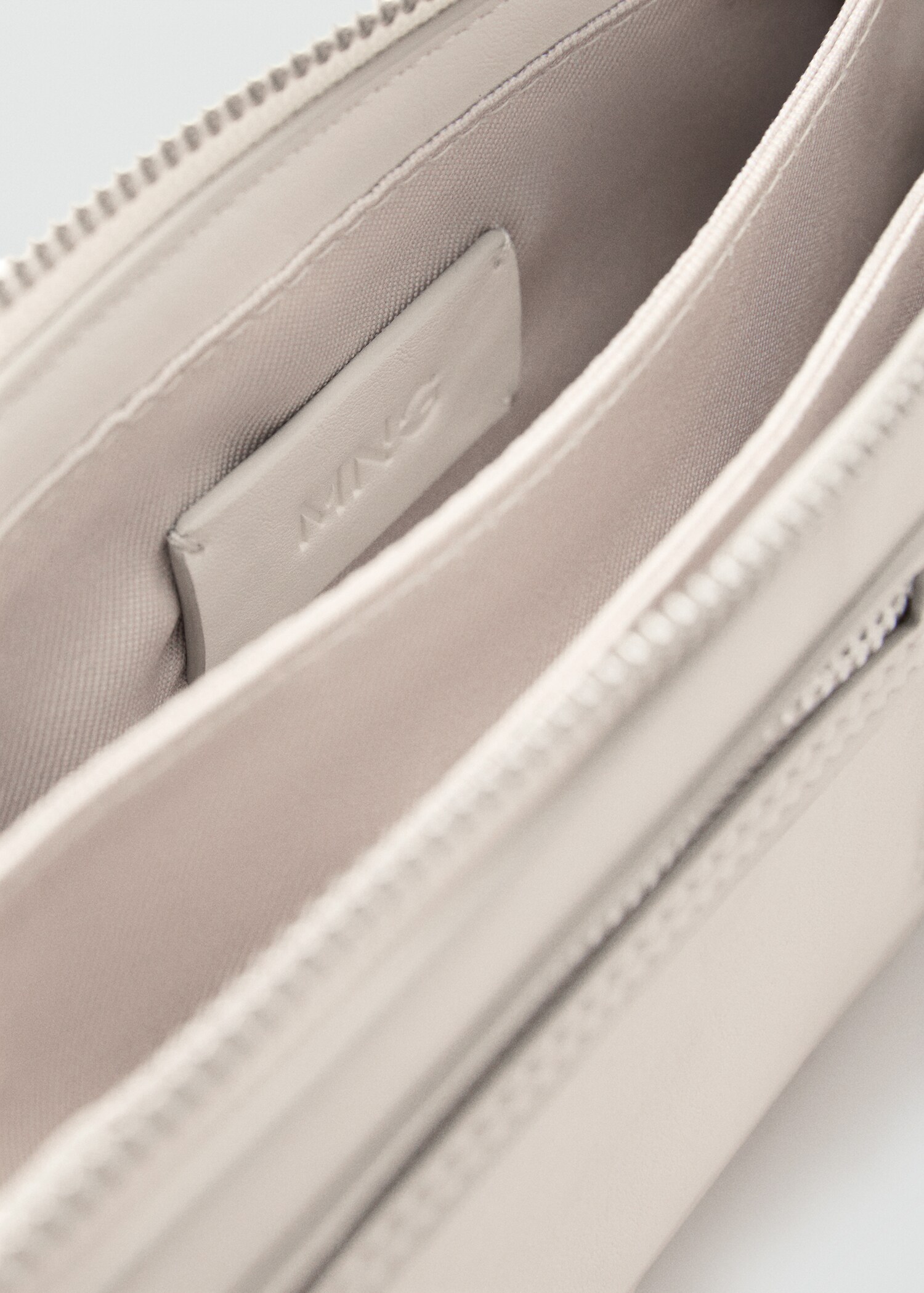 Shoulder bag with pockets - Details of the article 2
