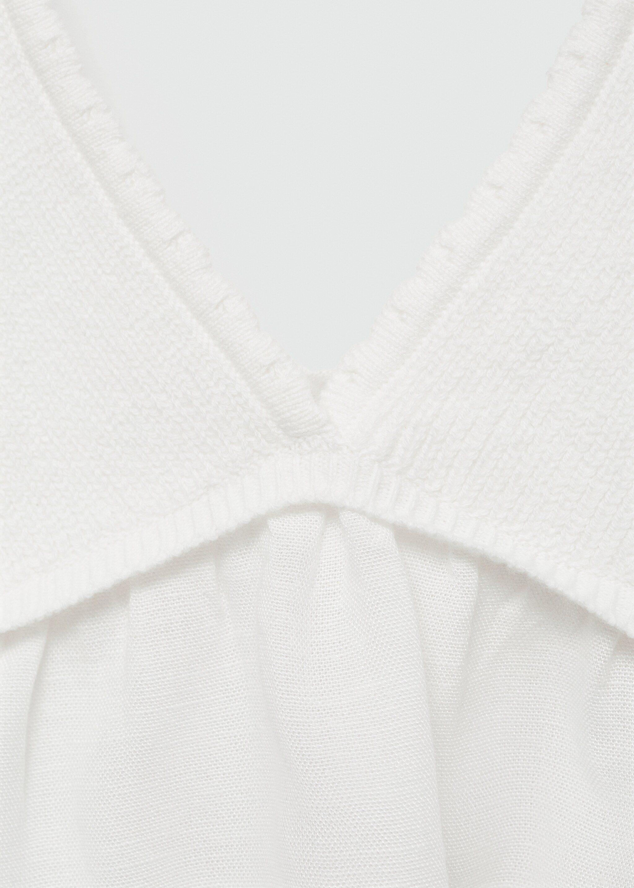 Top met crochet pand - Detail van het artikel 8, Gebroken wit. Ref: 77072933-00.