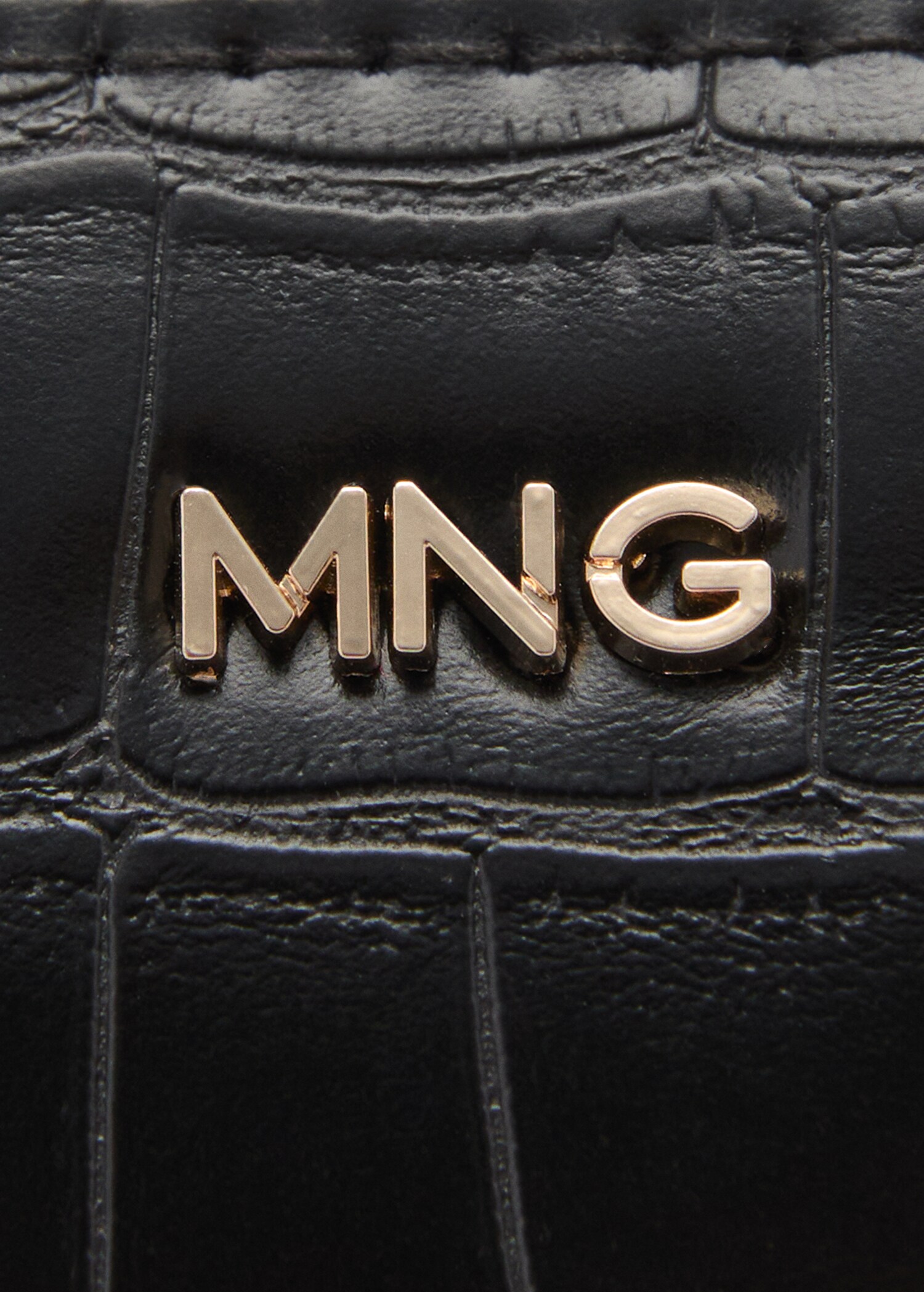 Leather-effect case - Details of the article 1