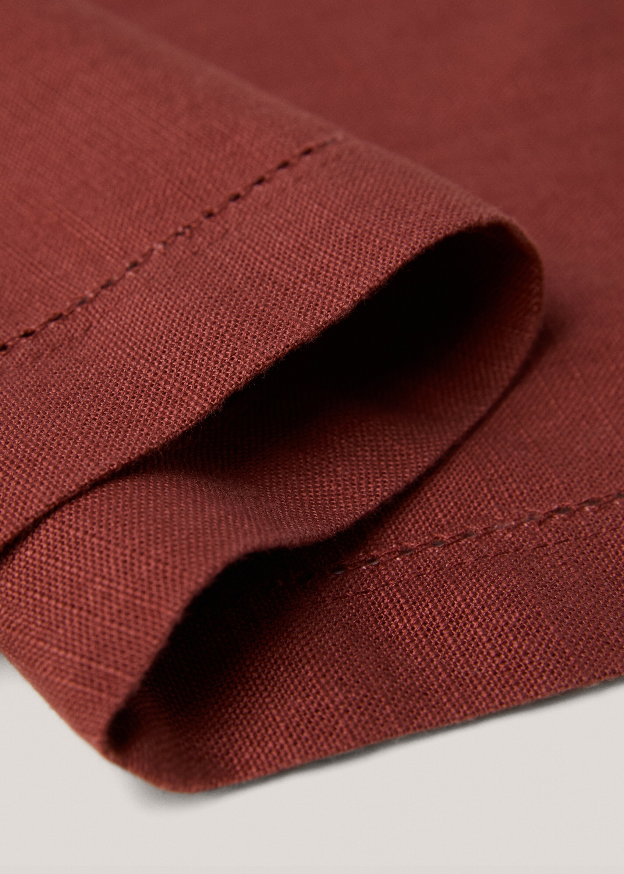 Hemstitch placemat - Details of the article 1, Burgundy. Ref: 77073279-00.