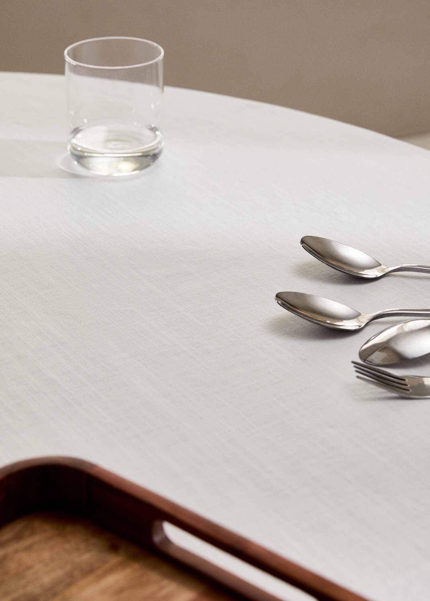 Round tablecloth with hemstitch embroidery - Details of the article 8