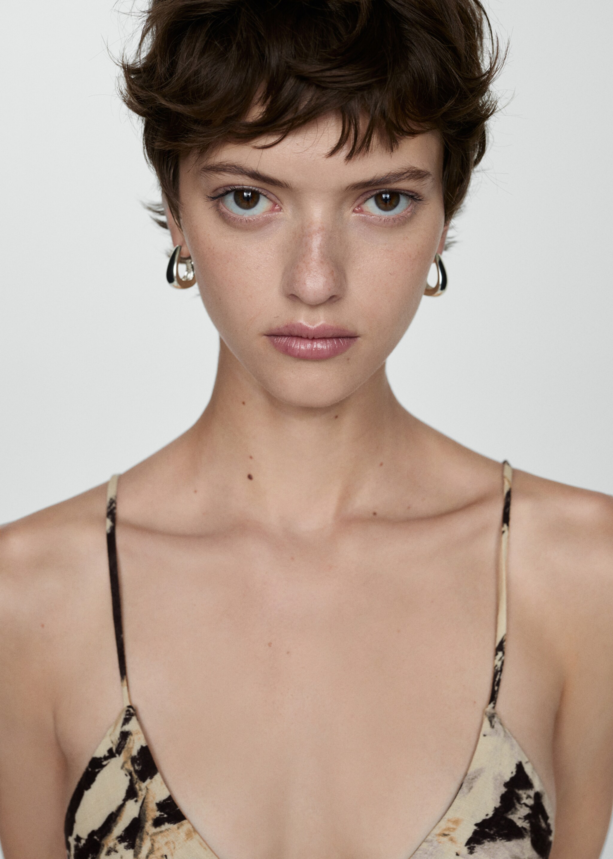 Long animal-print dress - Details of the article 1, Ecru. Ref: 77073295-00.