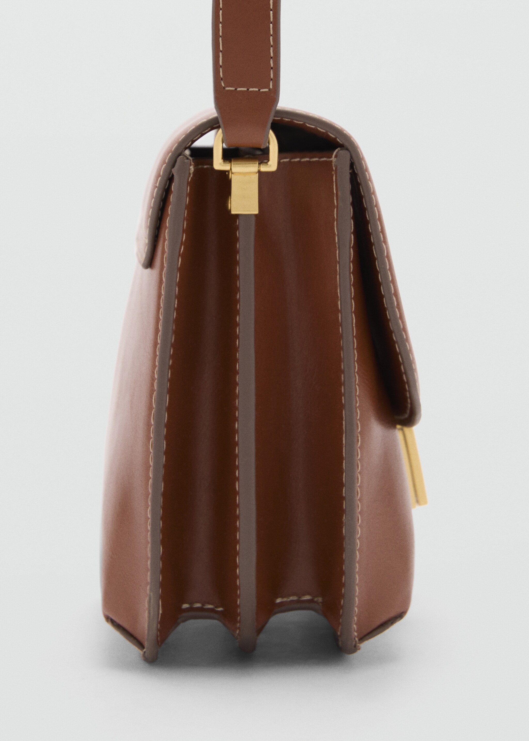 Crossbody bag with metal closure - Details of the article 1, Leather. Ref: 77074011-00.