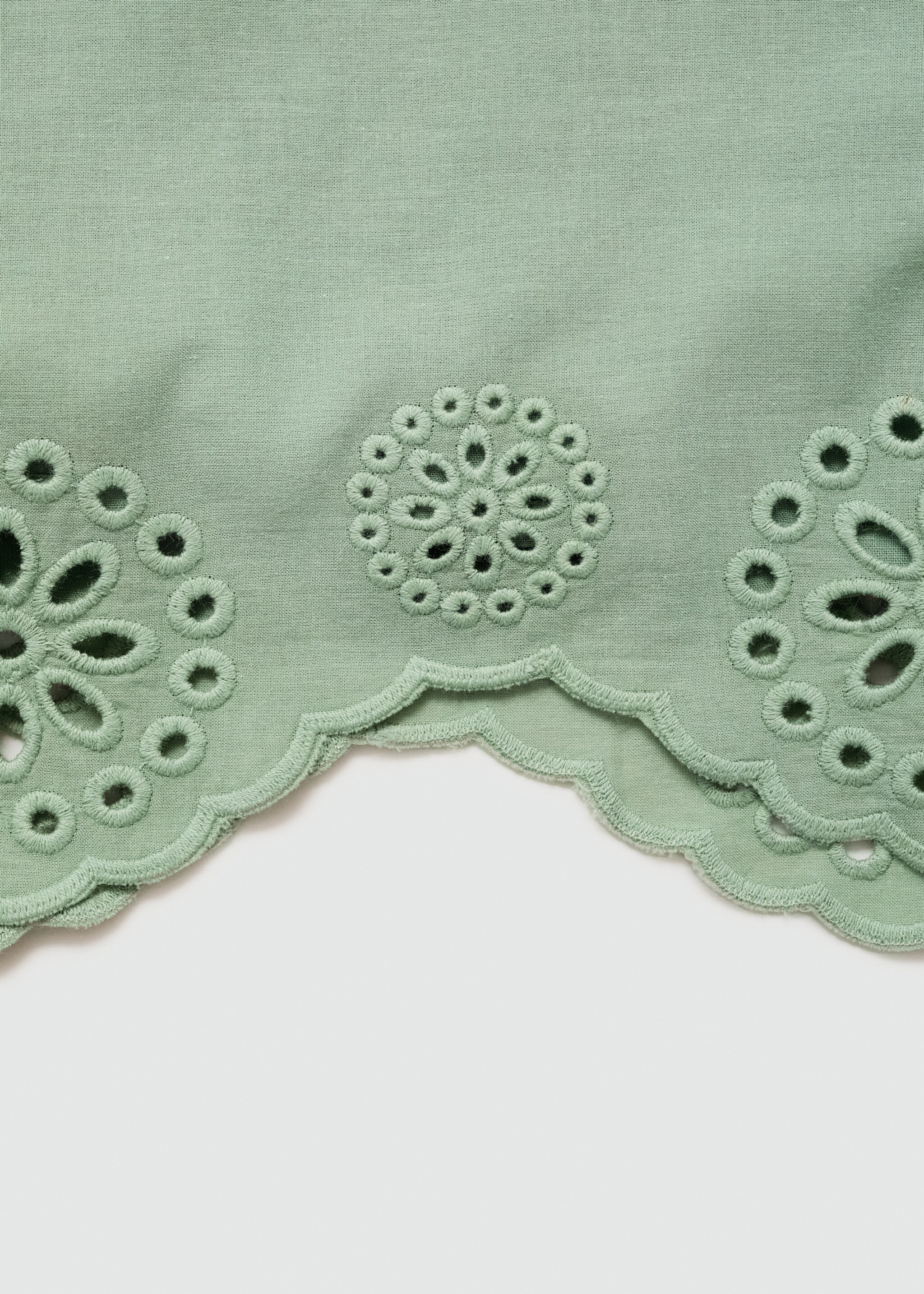 Bestickte Lochstrick-Shorts - Detail des Artikels 8, Grün. Ref: 77074017-00.