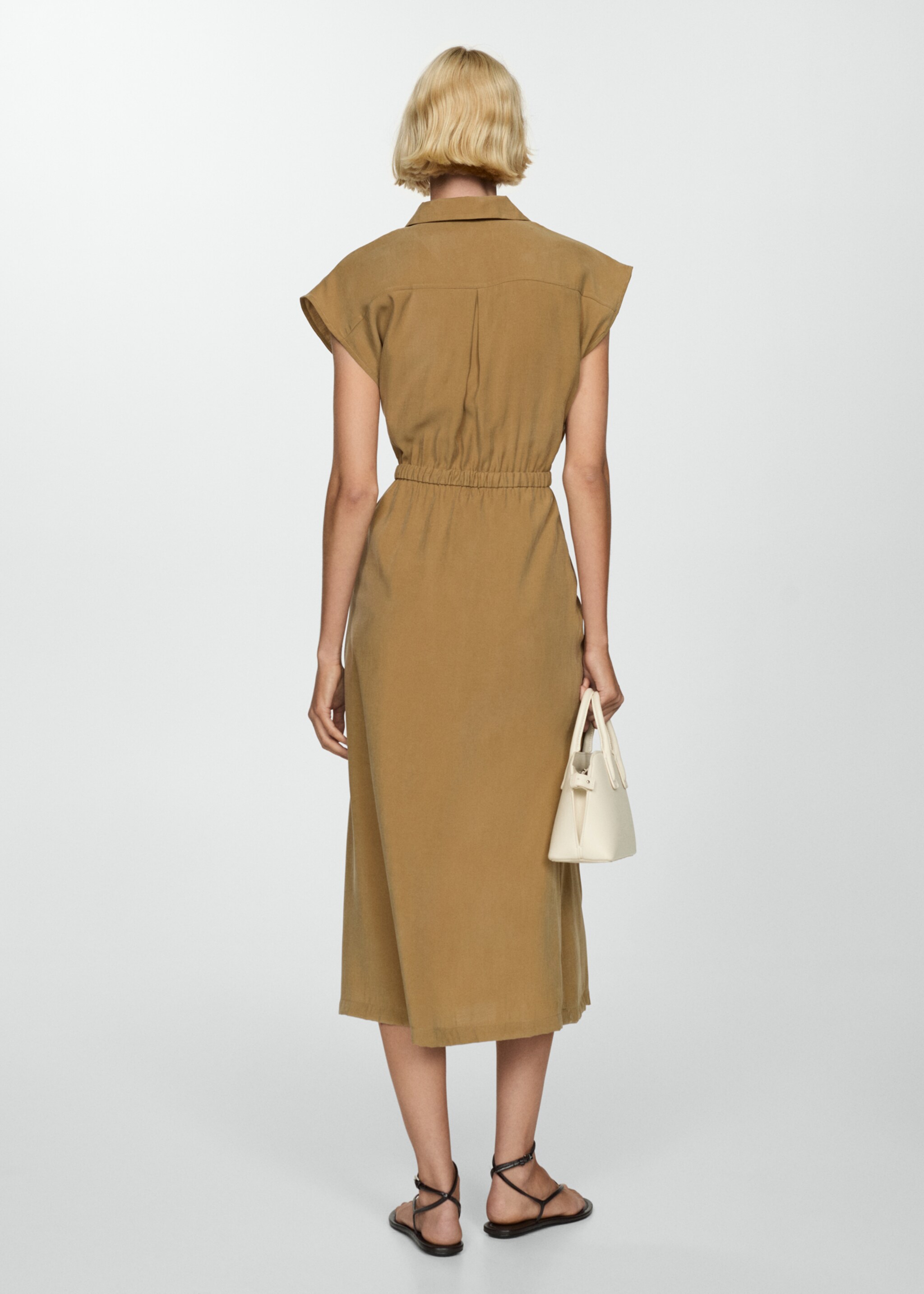 Modal dress with buttons - Reverse of the article, Medium Brown. Ref: 77074018-00.