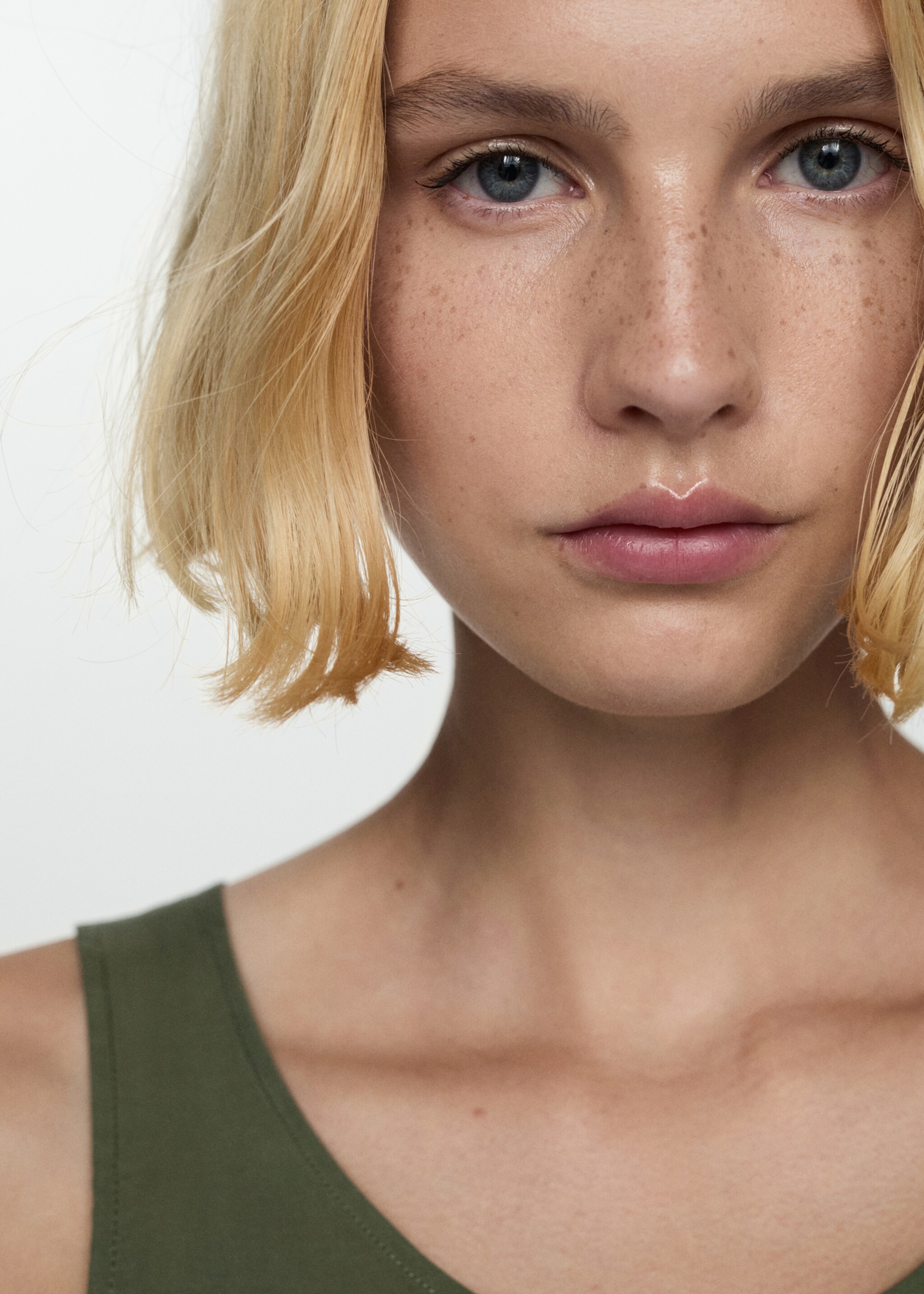 Ärmelloses Top aus Modal - Detail des Artikels 1, Waldgrün. Ref: 77074019-00.