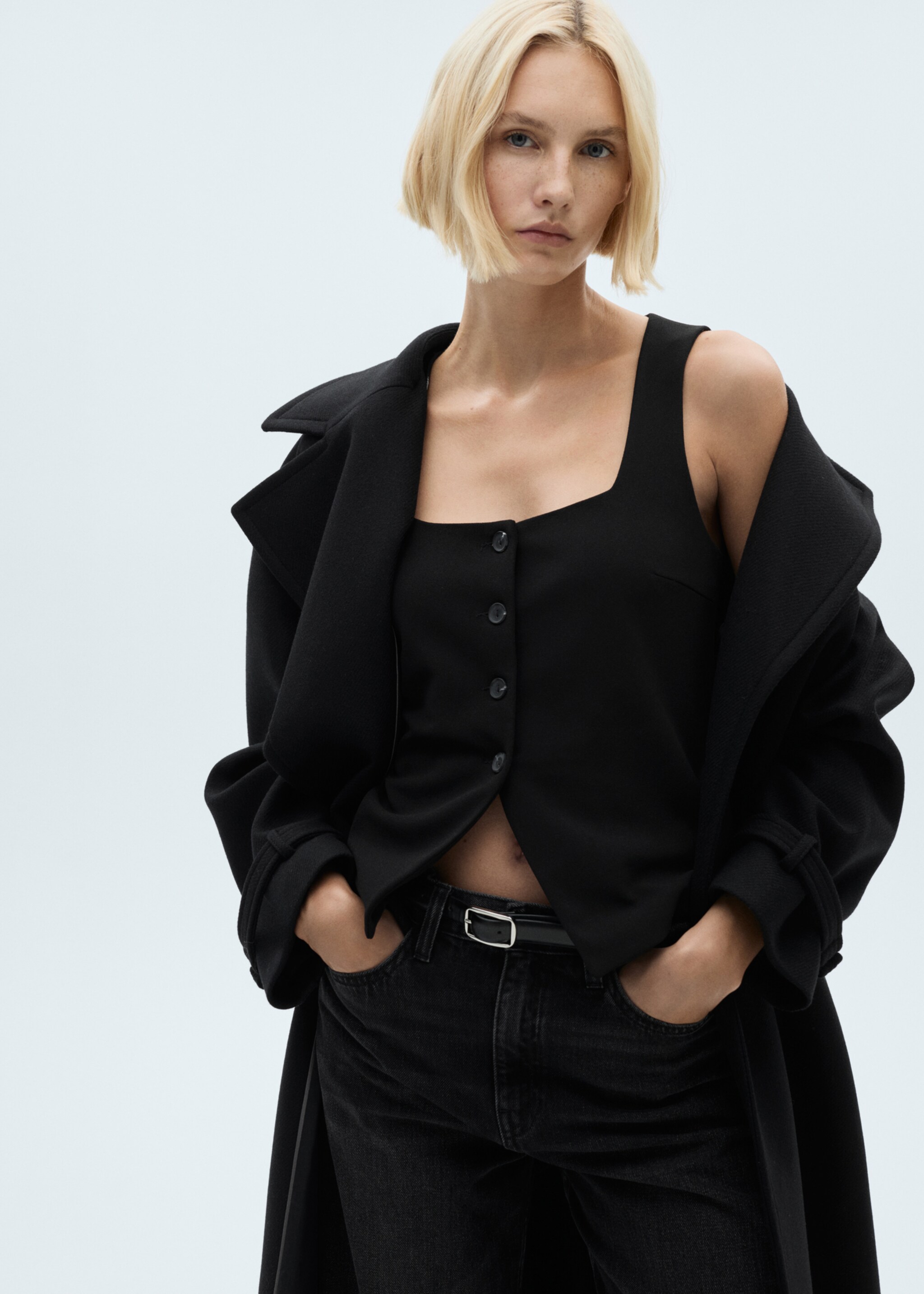 Waistcoat with wide straps - Medium plane, Black. Ref: 77074026-00.