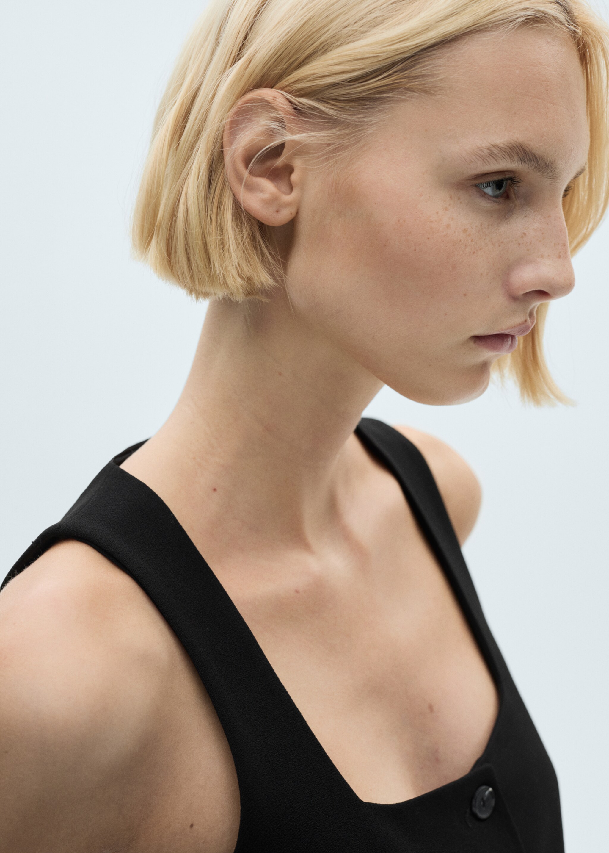 Waistcoat with wide straps - Details of the article 1, Black. Ref: 77074026-00.