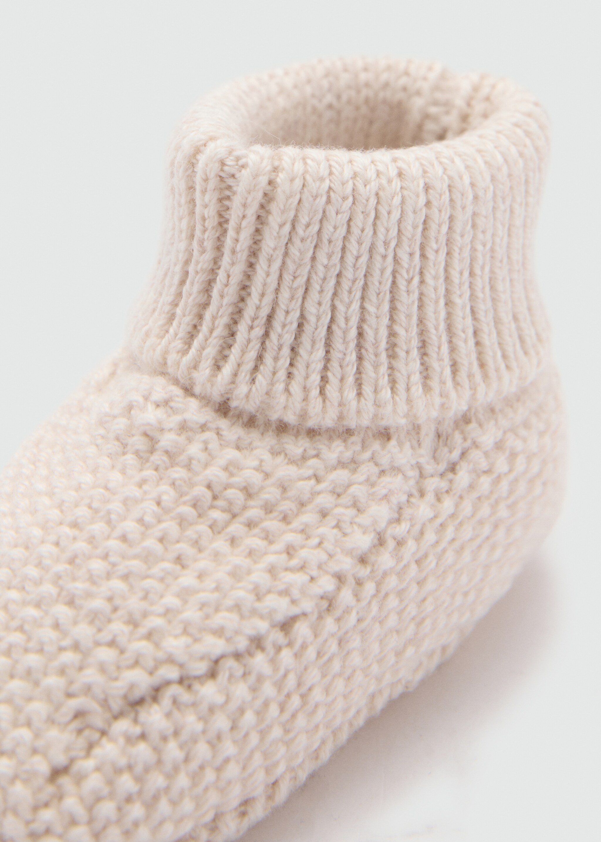 Patucos punto - Detalle del artículo 1, Arena. Ref: 77074037-00.