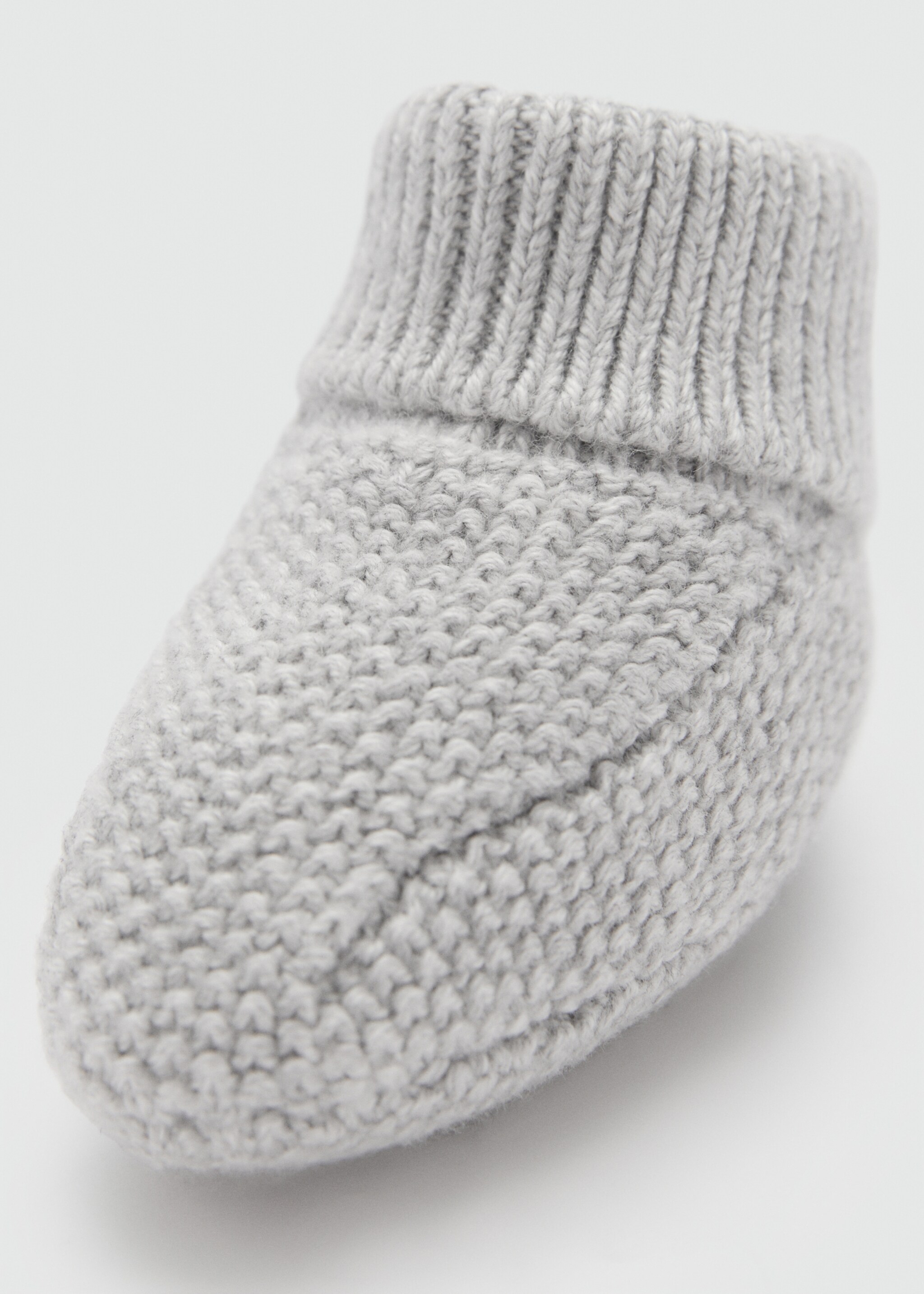 Knit bootees - Details of the article 1, Medium Heather Grey. Ref: 77074037-00.