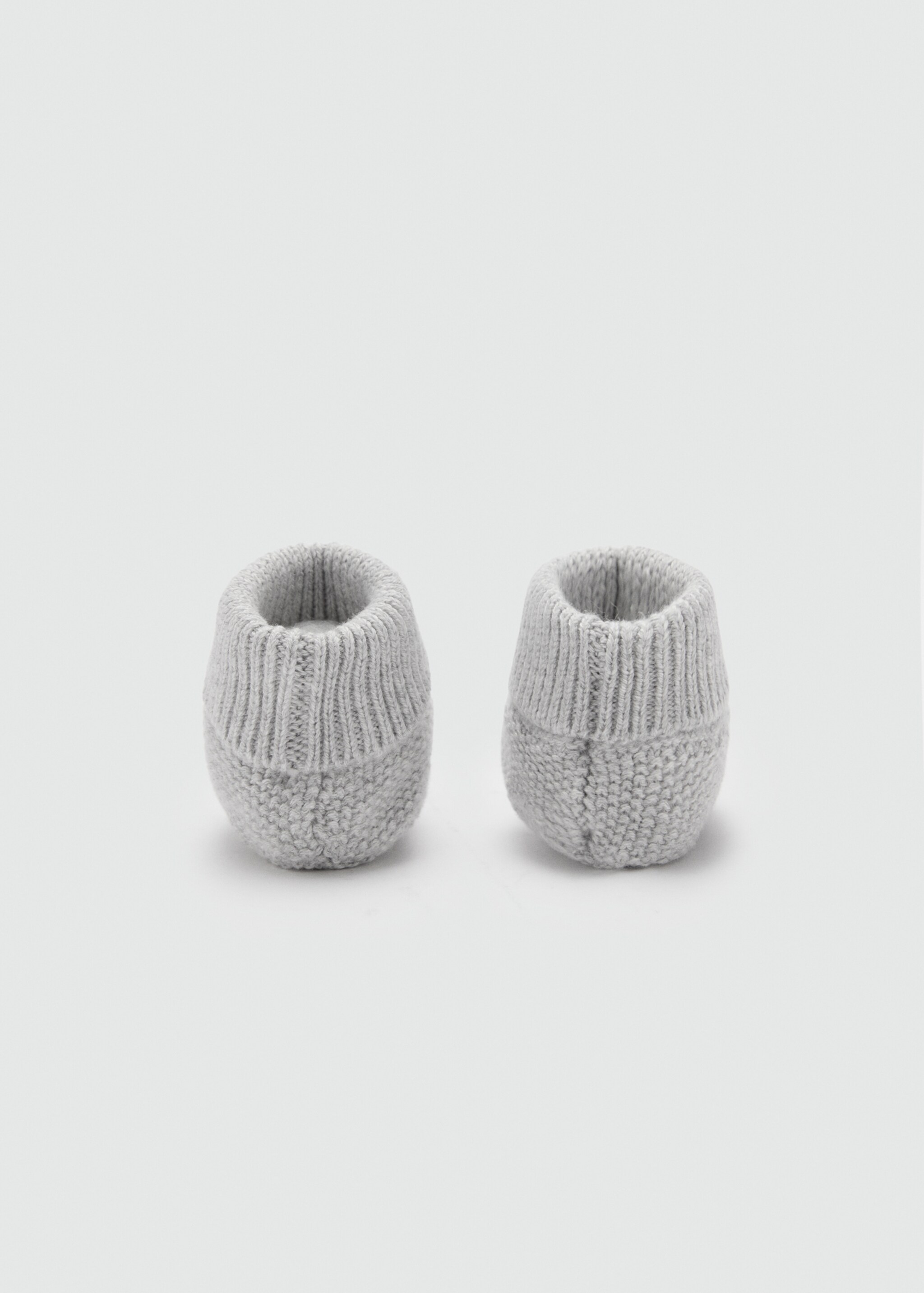 Knit bootees - Details of the article 8, Medium Heather Grey. Ref: 77074037-00.