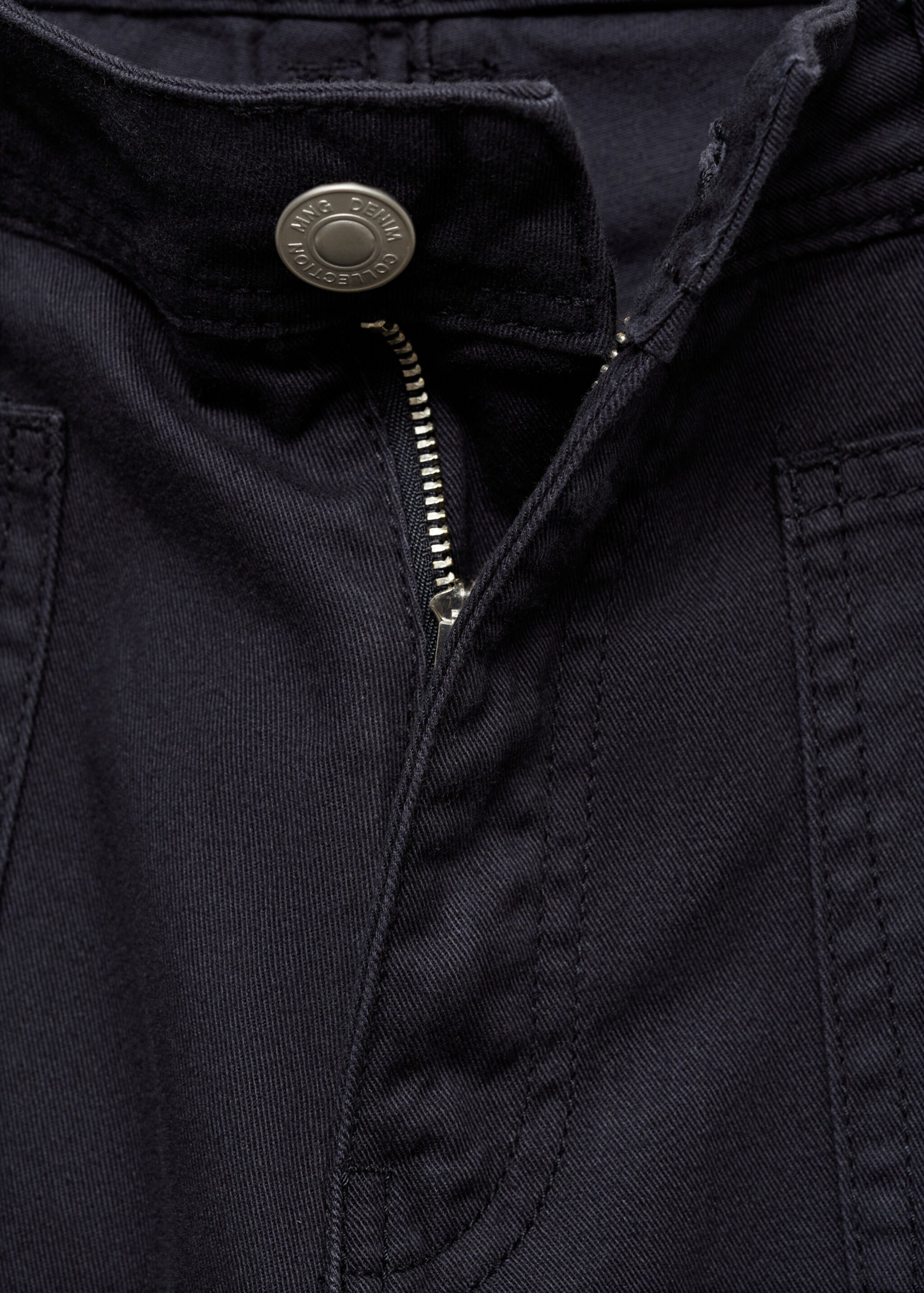 Pockets straight trousers - Details of the article 8, Petrol Blue. Ref: 77074049-00.