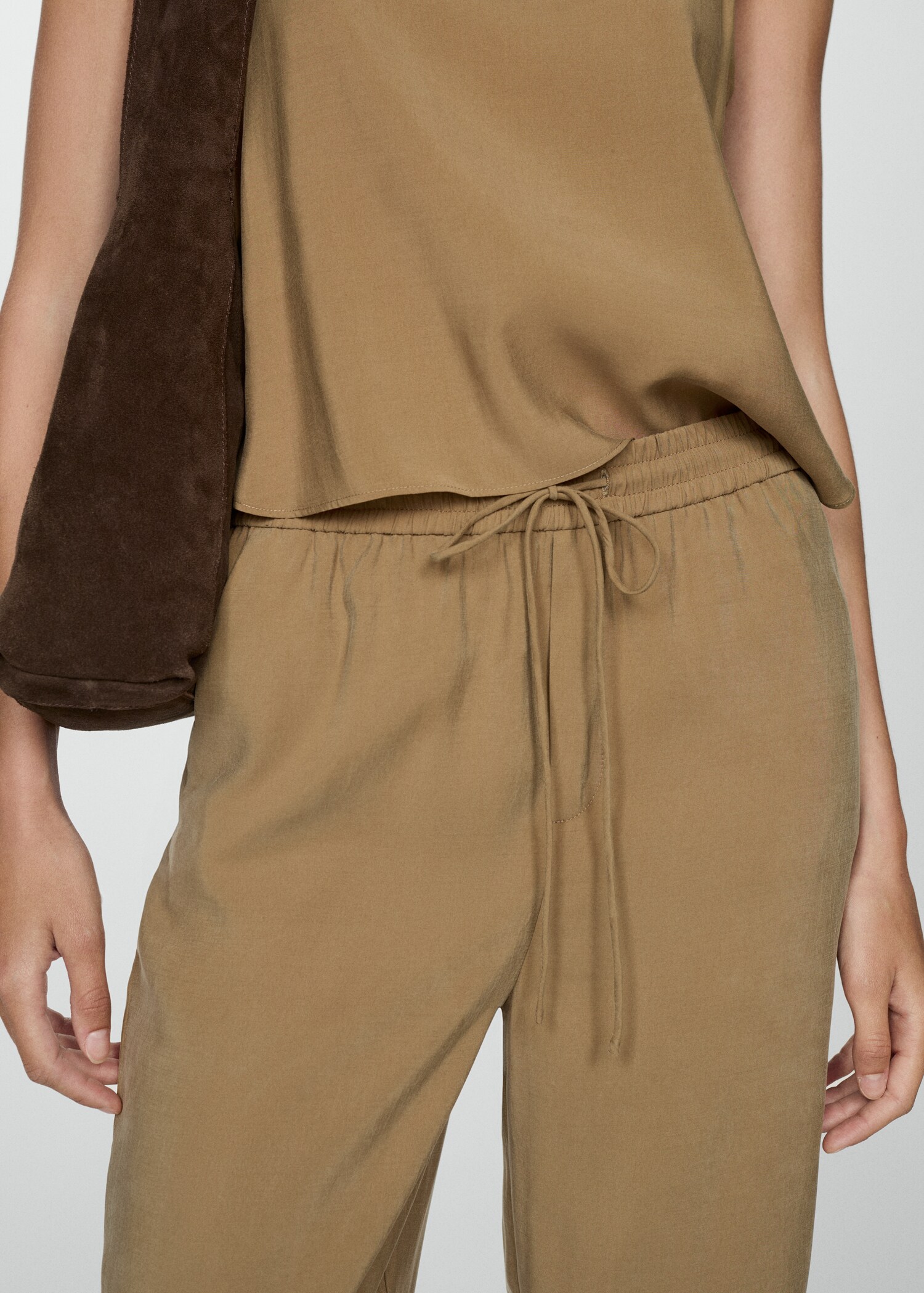 Gerade Hose aus Modal - Detail des Artikels 1