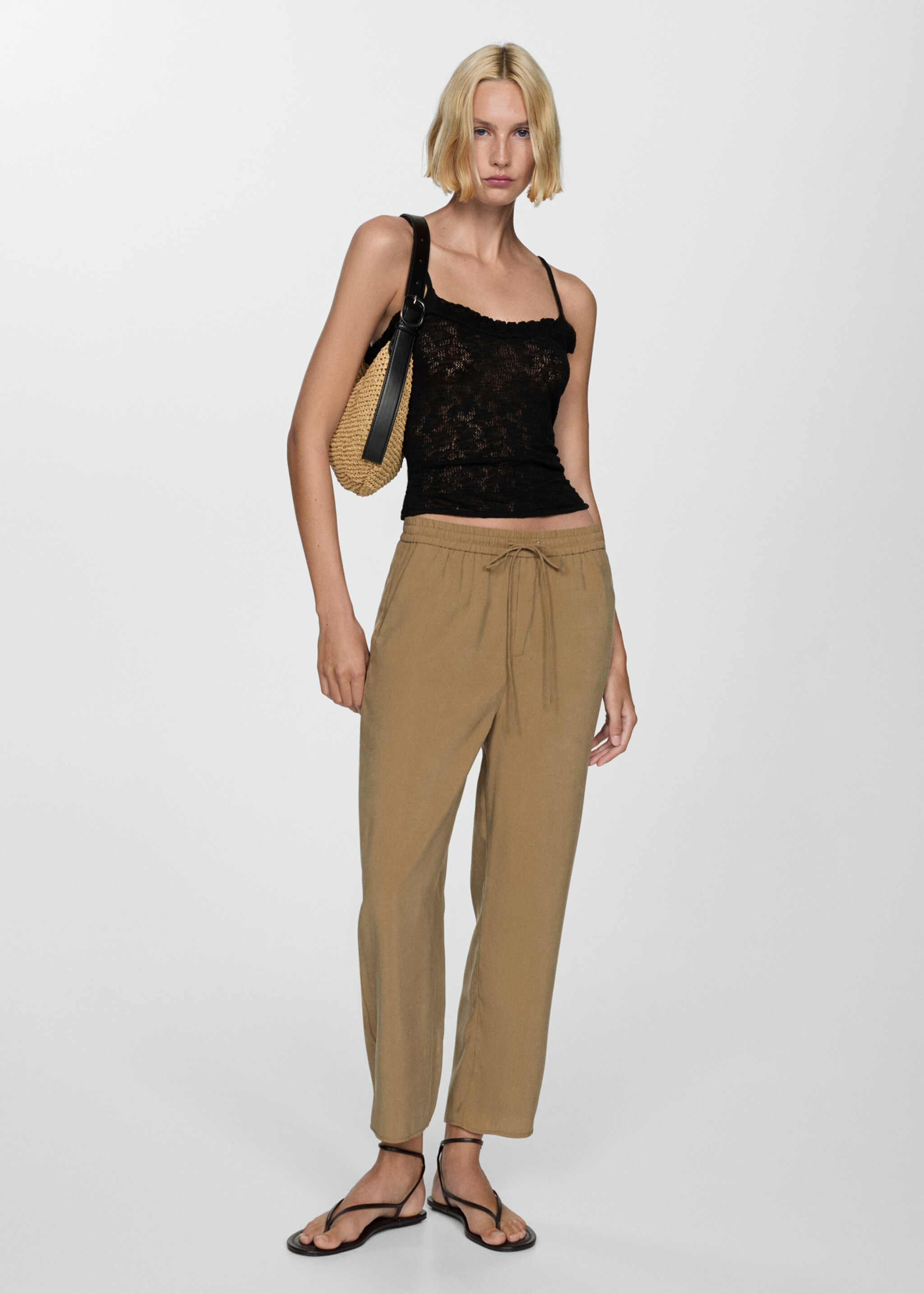 Gerade Hose aus Modal - Detail des Artikels 2, Mittelbraun. Ref: 77074053-00.