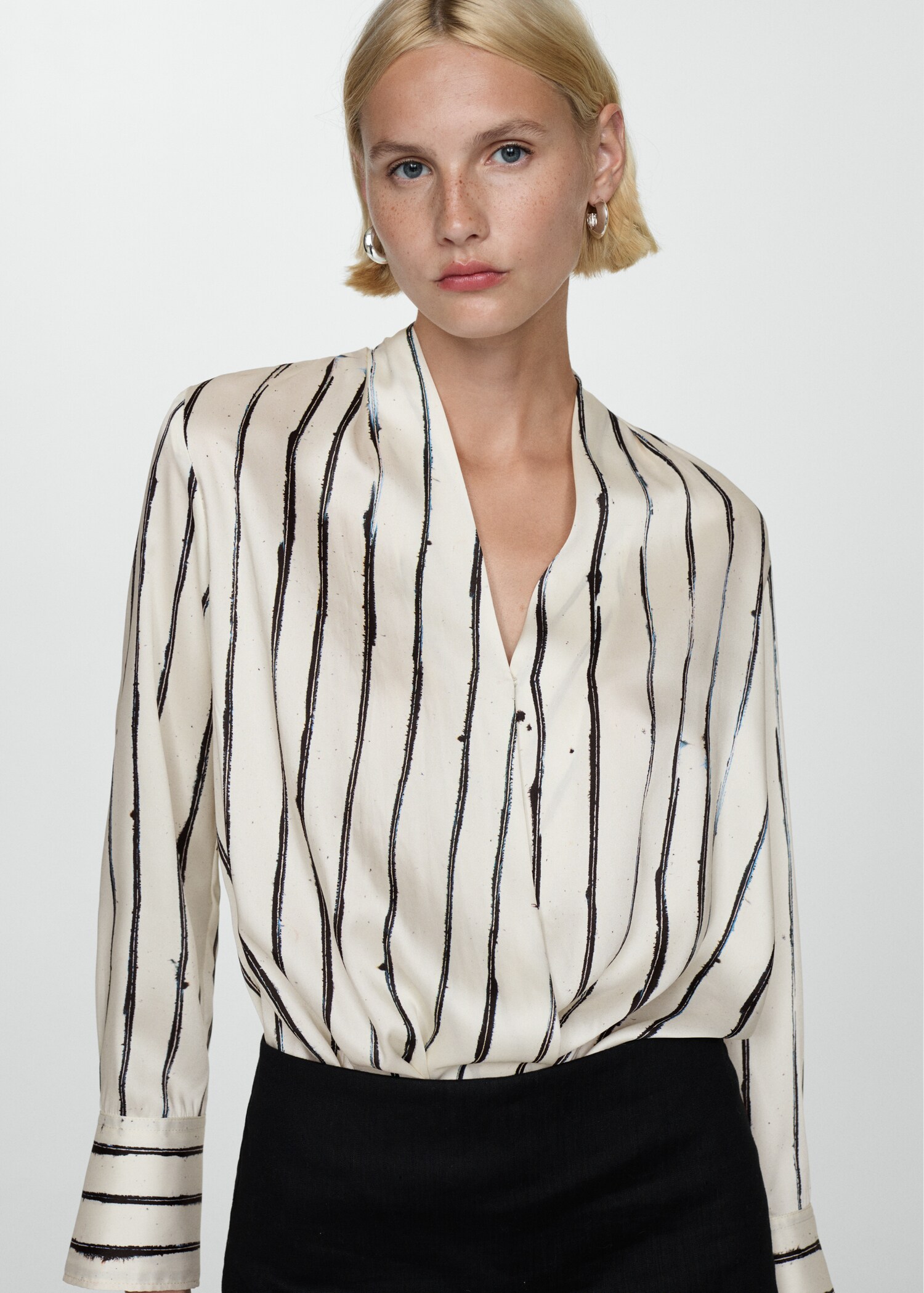 Blusa cruzada rayas - Plano medio