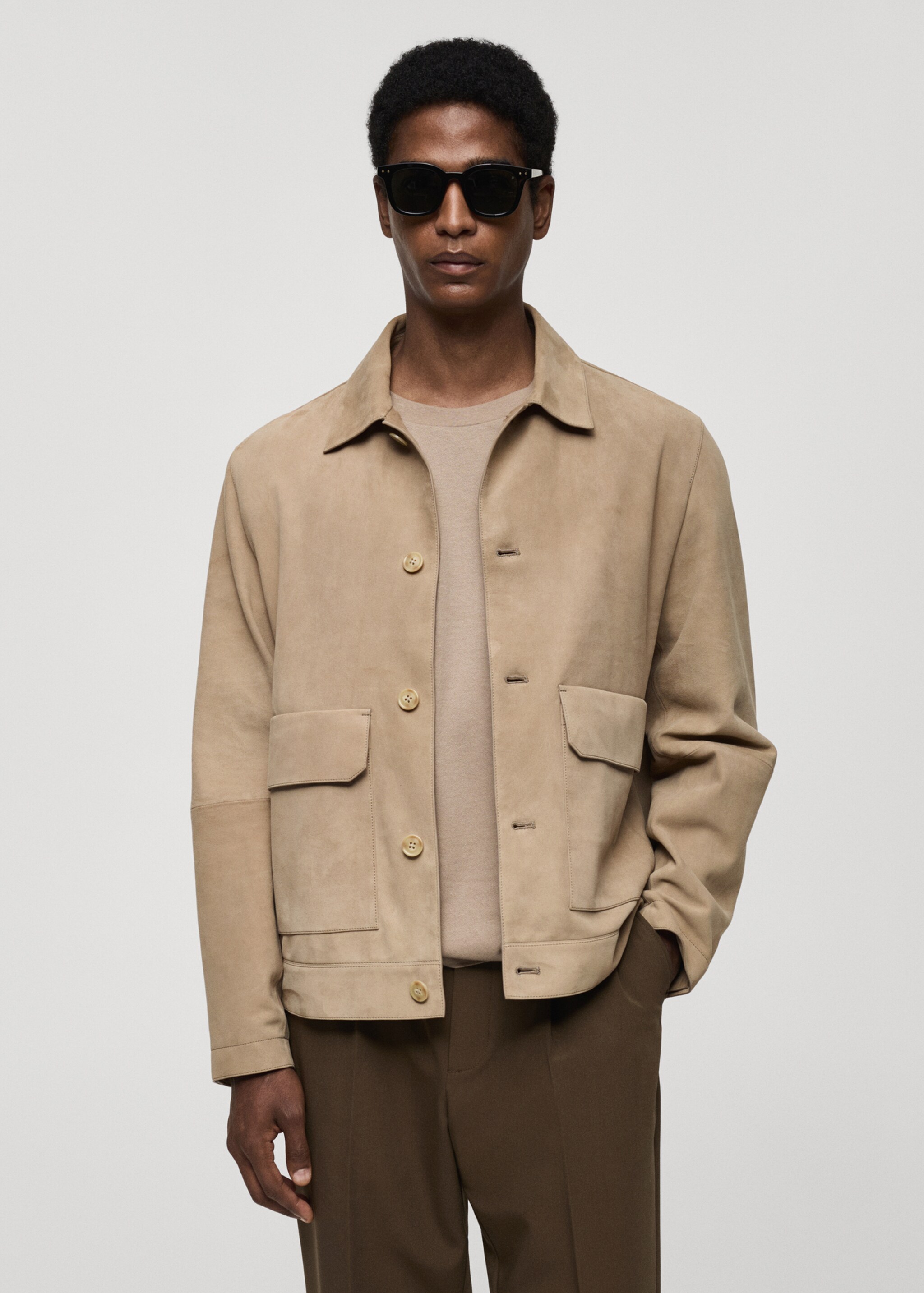 Jacke aus 100 % Wildleder mit Taschen - Mittlere Ansicht, Hellgrau/Pastellgrau. Ref: 77074433-00.