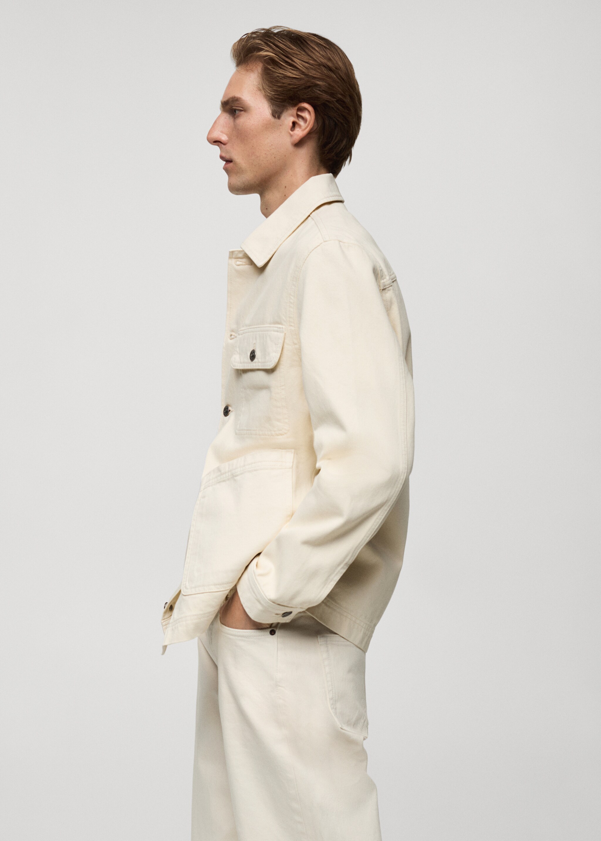 Denim overshirt pockets - Details of the article 2, Ecru. Ref: 77074439-00.