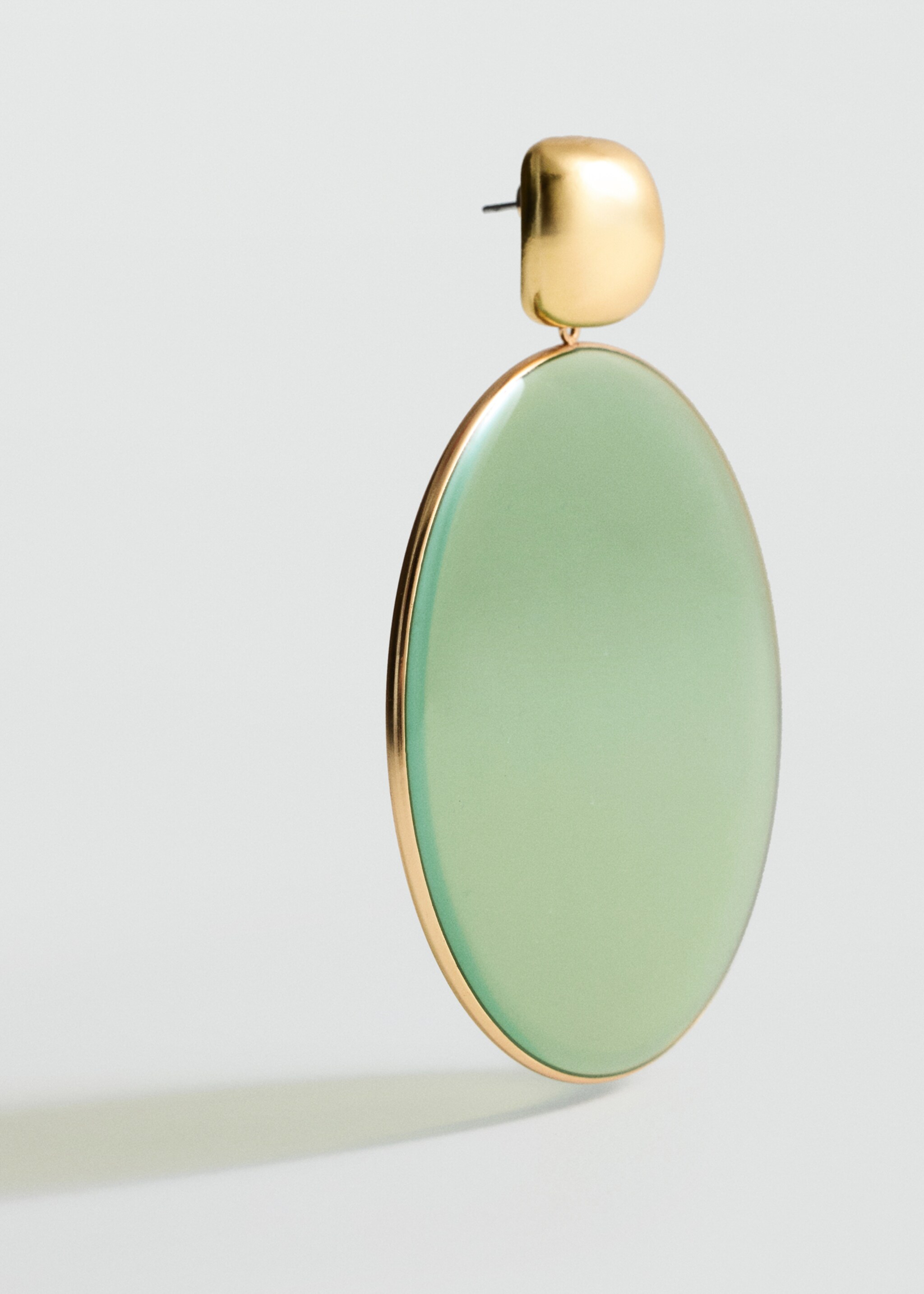 Brincos máxi redondos de resina - Plano médio, Ouro. Ref: 77074453-00.