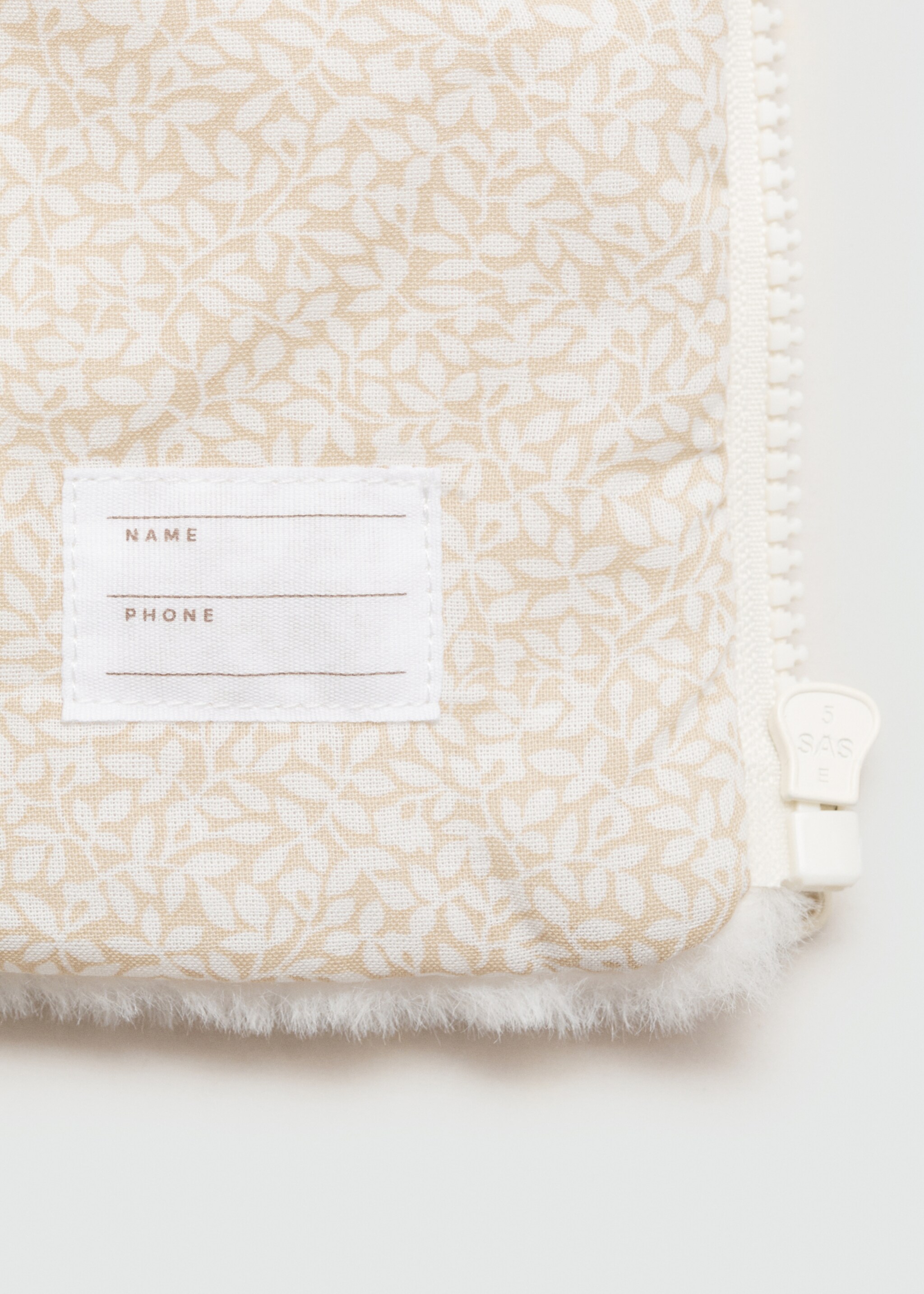 Fluffy coat - Details of the article 0, White. Ref: 77074762-00.