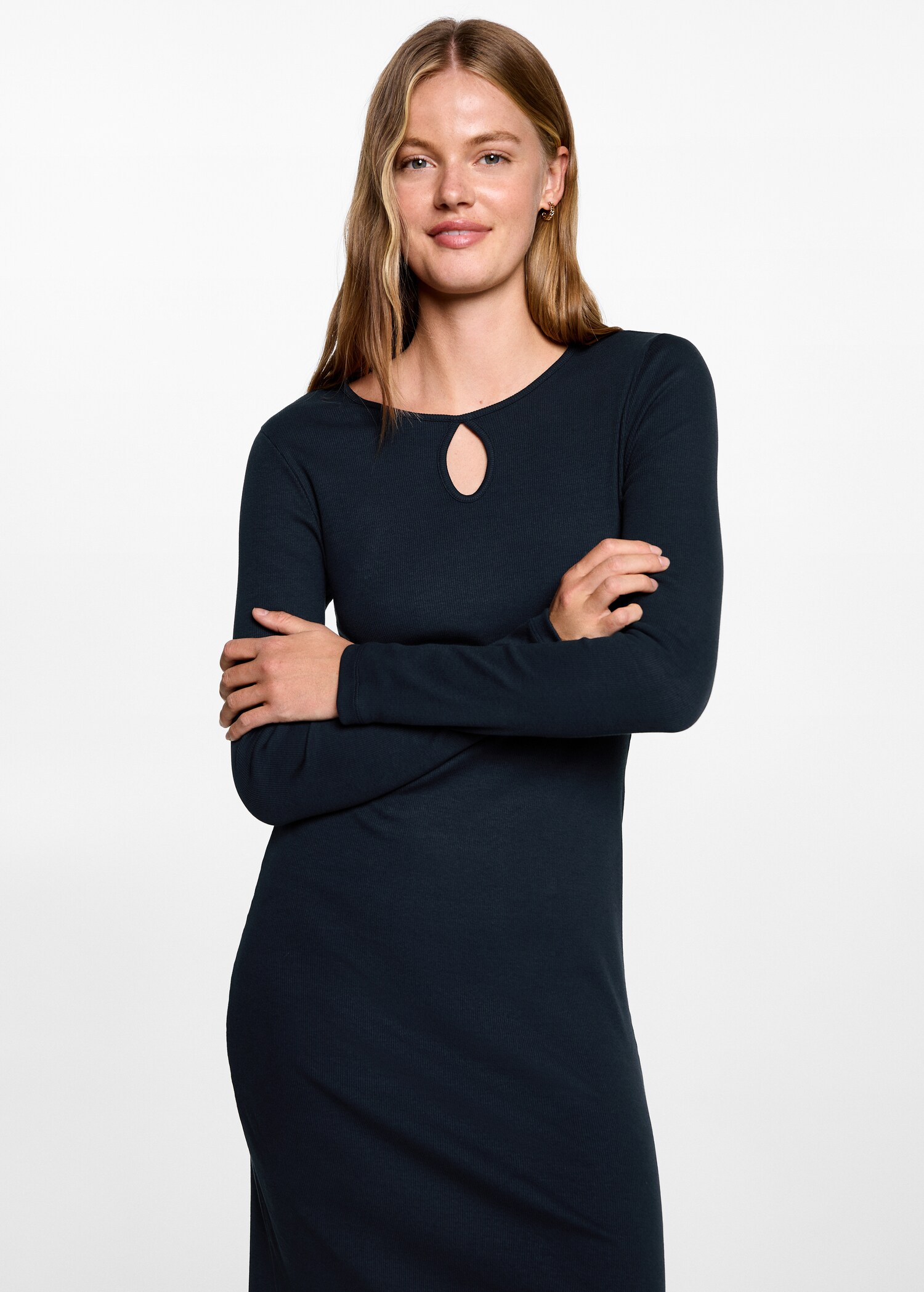 Vestido midi escote lágrima - Plano medio