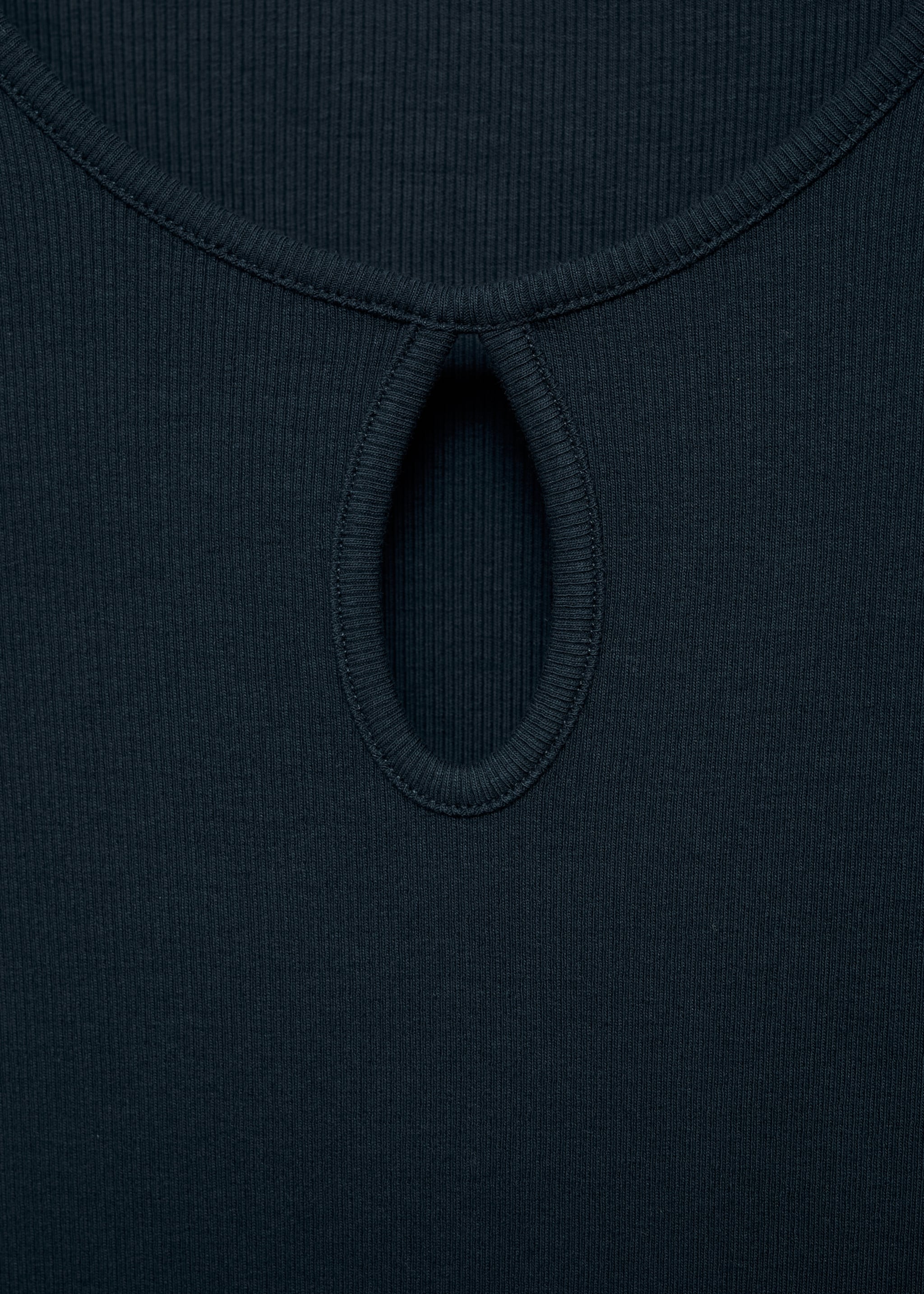 Midikleid mit Tropfenausschnitt - Detail des Artikels 8, Dunkles Marineblau. Ref: 77074786-00.