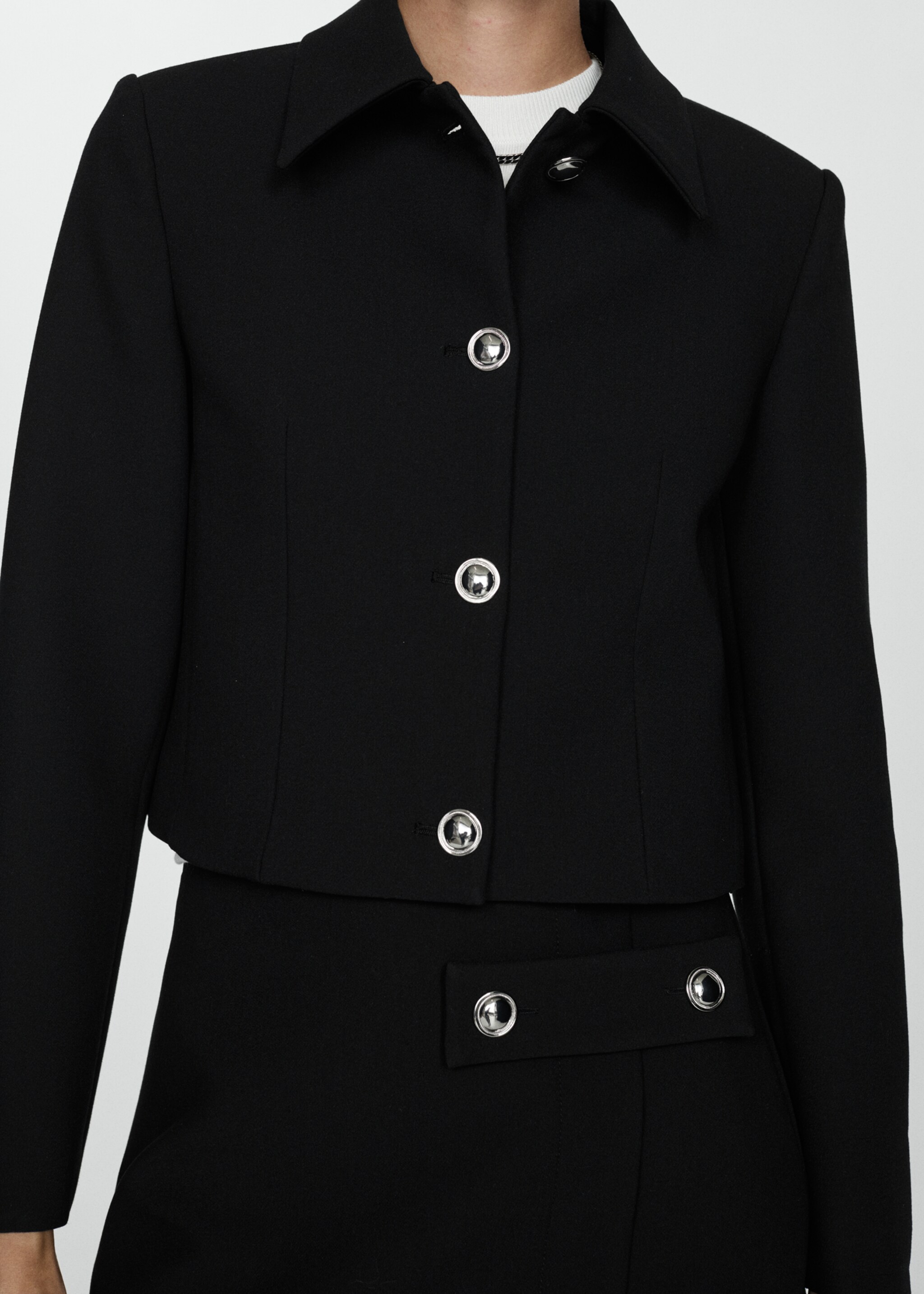 Crop-Jacke mit Knöpfen - Detail des Artikels 6, Schwarz. Ref: 77074792-00.