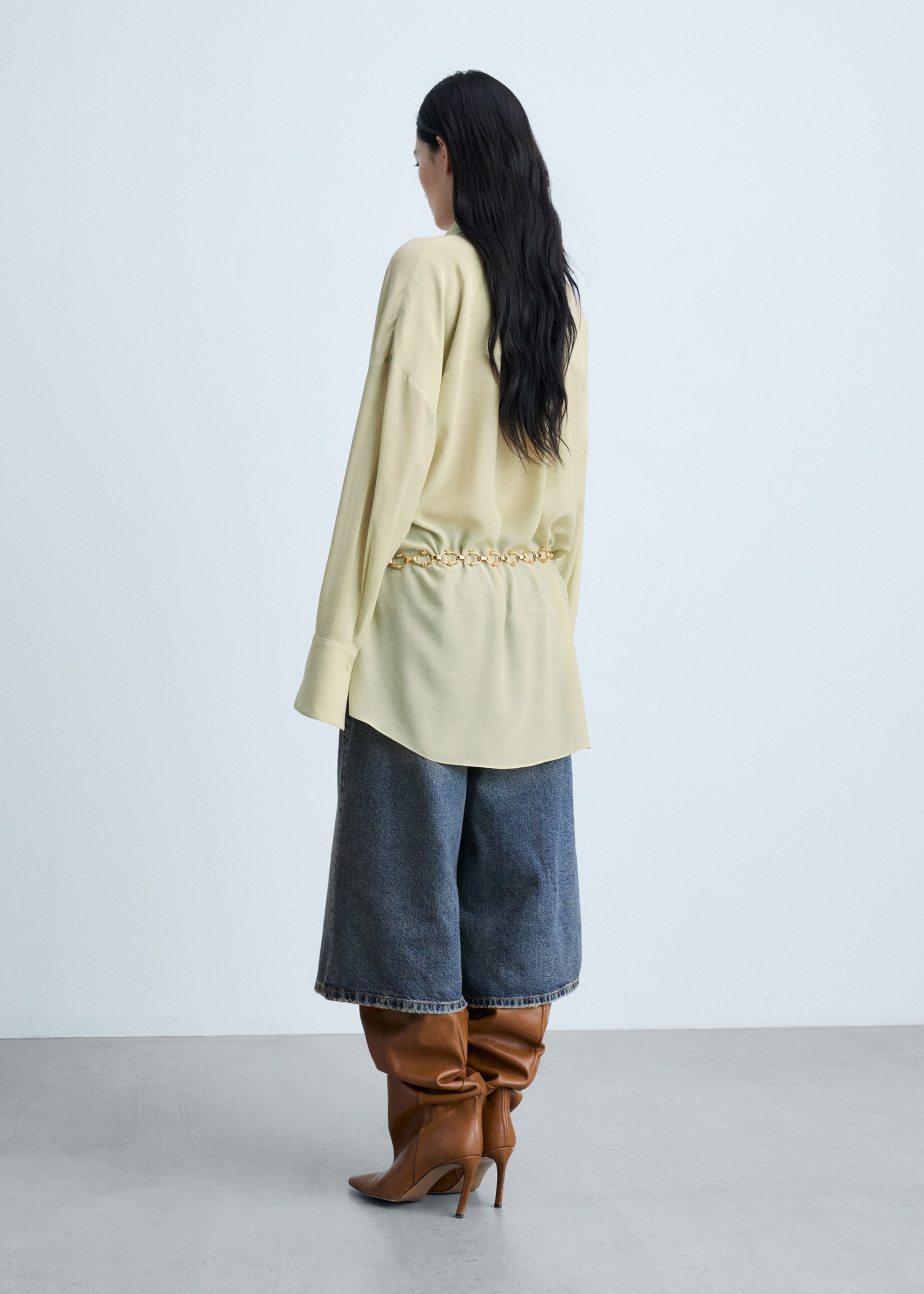 Bluse med volanger og krysset lukning - Baksiden av artikkelen, Pastellgrønn. Ref: 77074794-00.