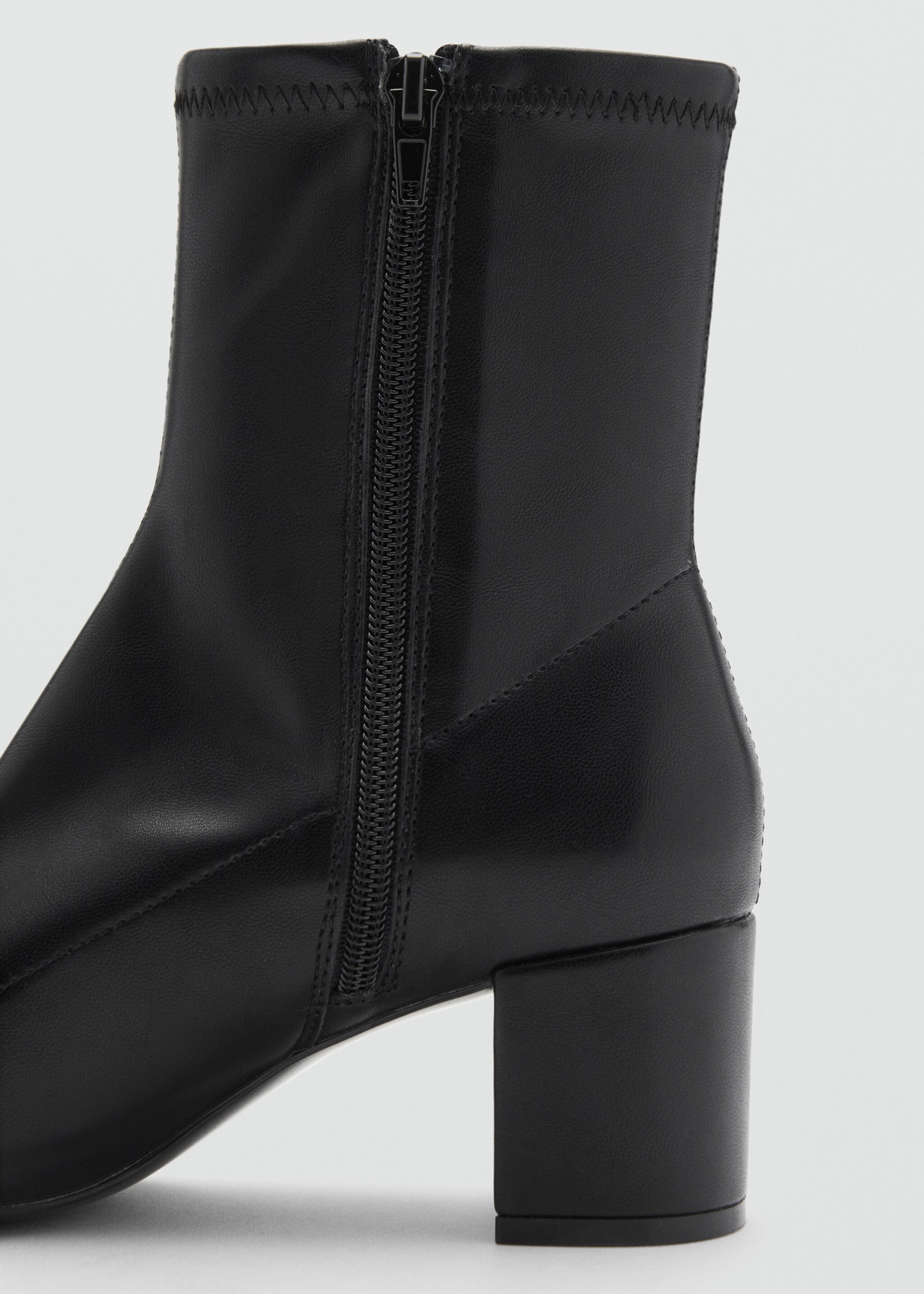 Block-heel ankle boots - Details of the article 1, Black. Ref: 77075152-00.