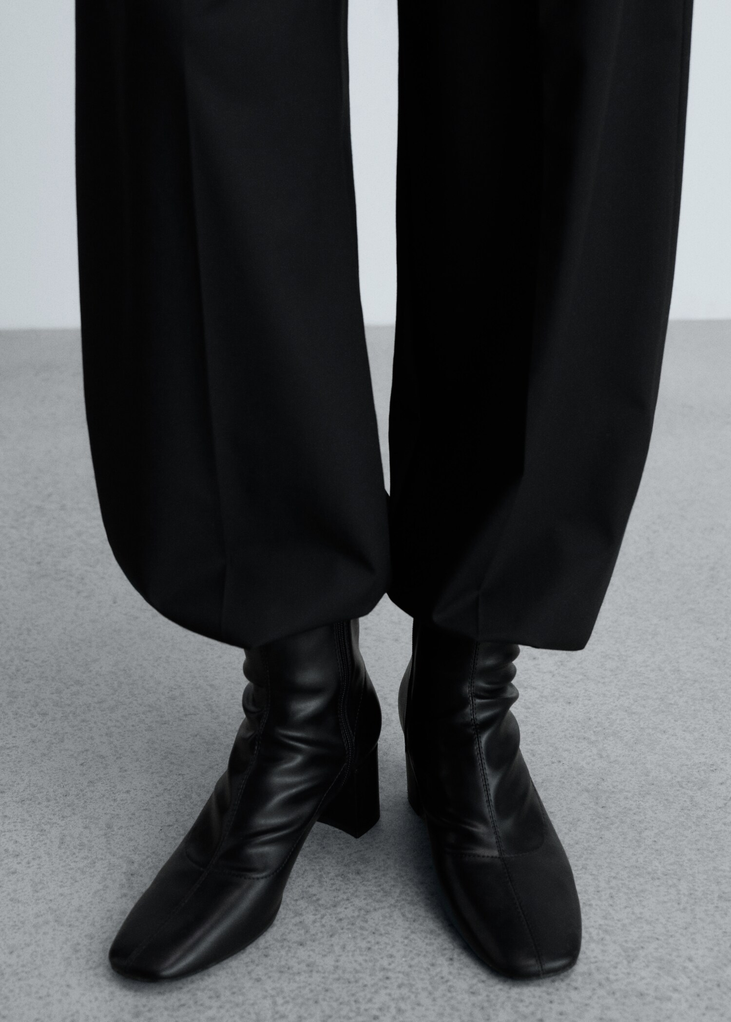 Block-heel ankle boots - Details of the article 9