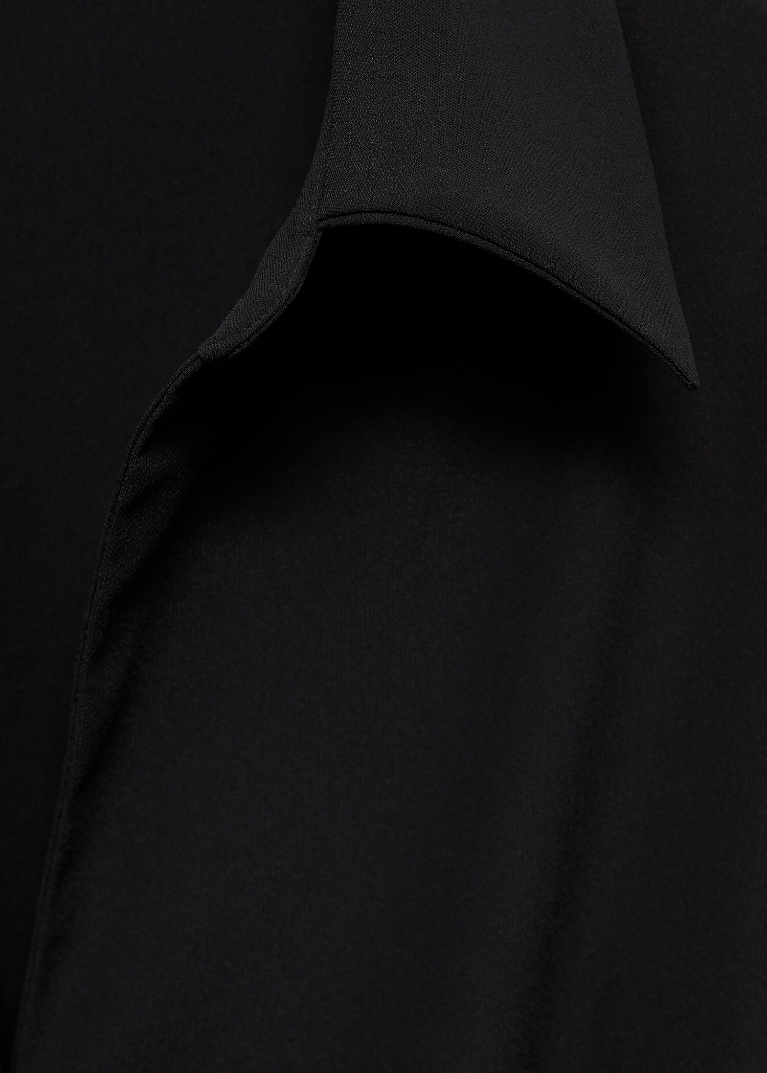 Omlottklänning plisserad detalj - Detaljer om artikeln 8
