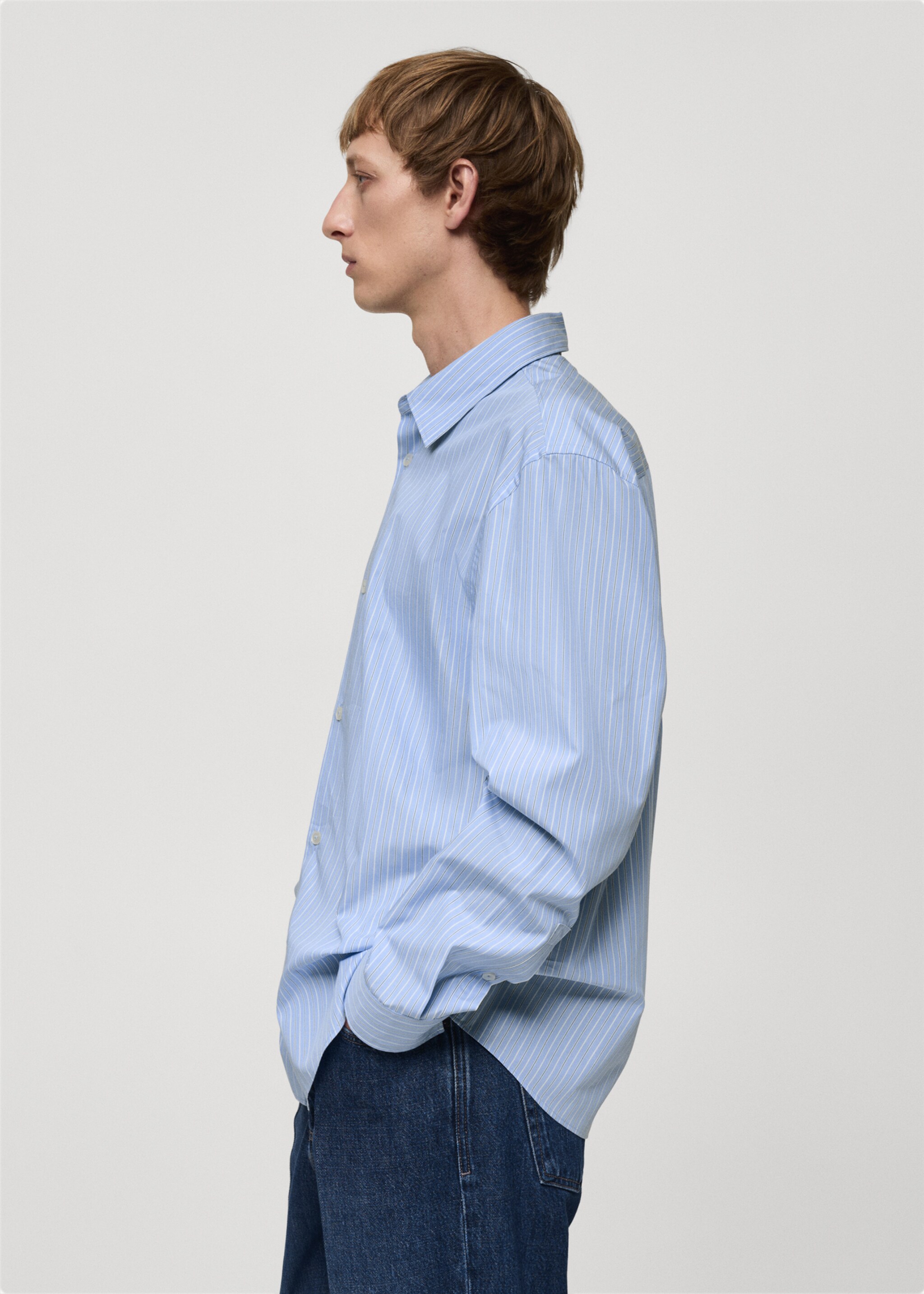 Gestreiftes Hemd aus 100 % Baumwolle - Detail des Artikels 2, Blau. Ref: 77075632-00.