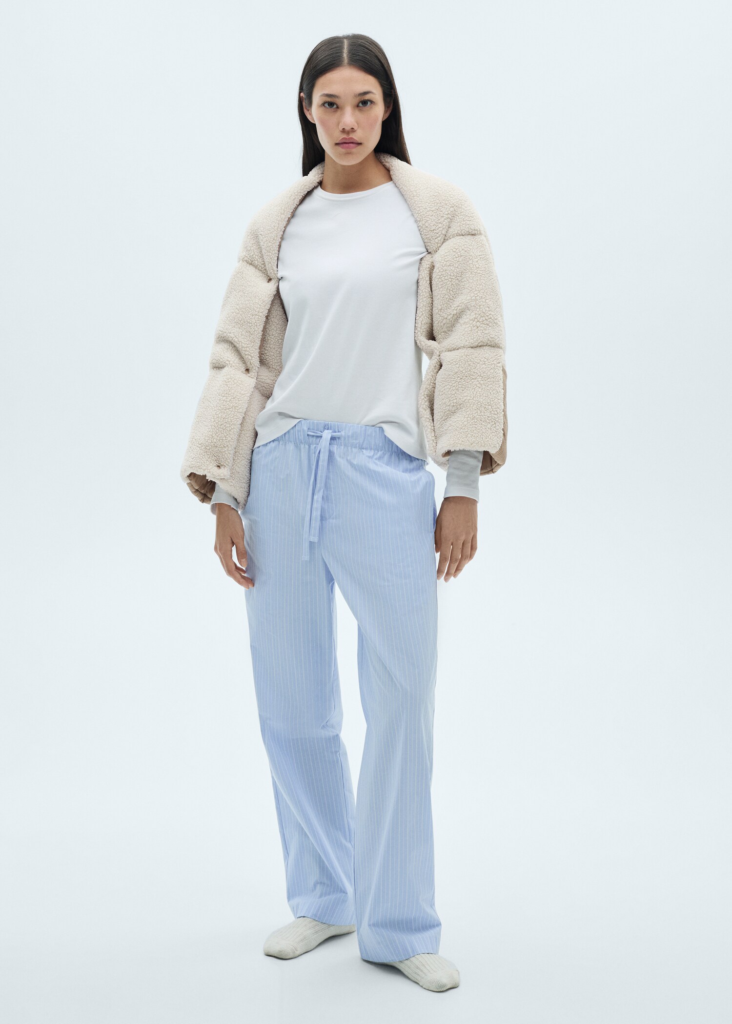 Buttoned sheepskin cape - Medium plane