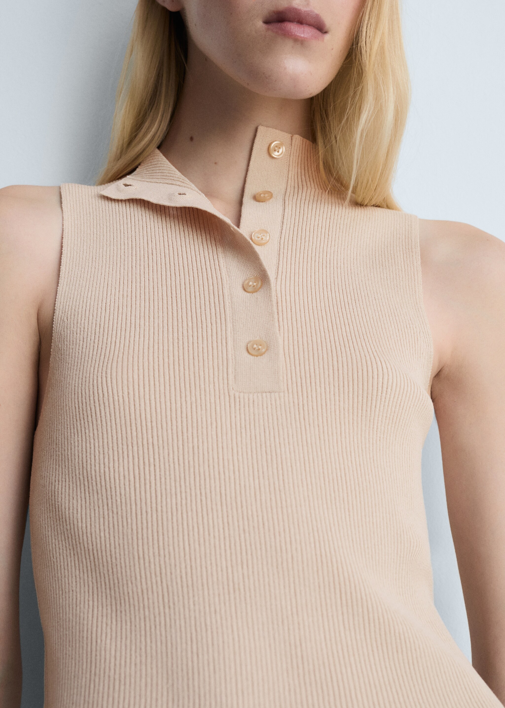 Top côtelé boutons - Détail de l'article 6, Beige. Ref: 77075641-00.