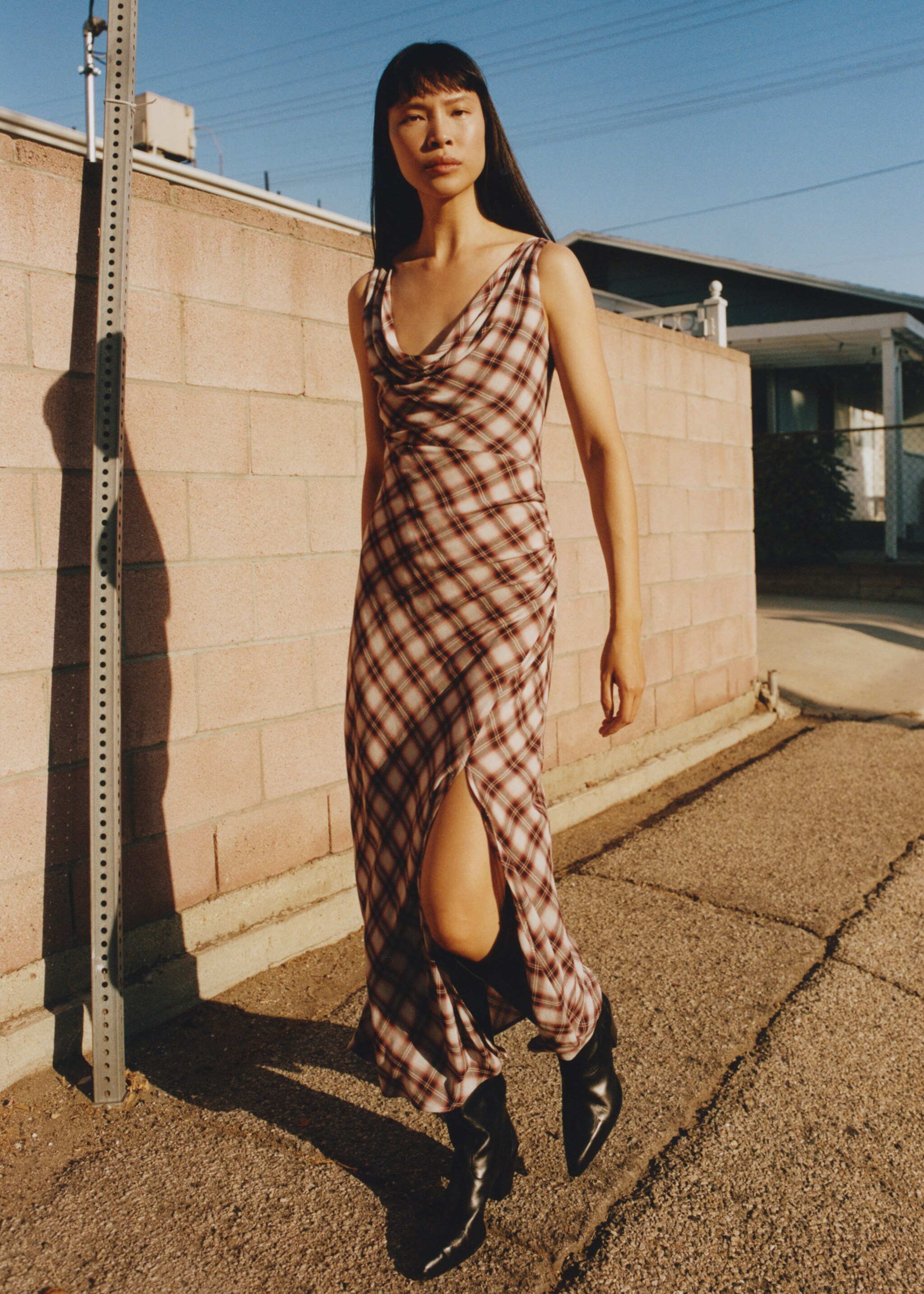 Check-print midi-dress - Details of the article 6, Maroon. Ref: 77075646-00.
