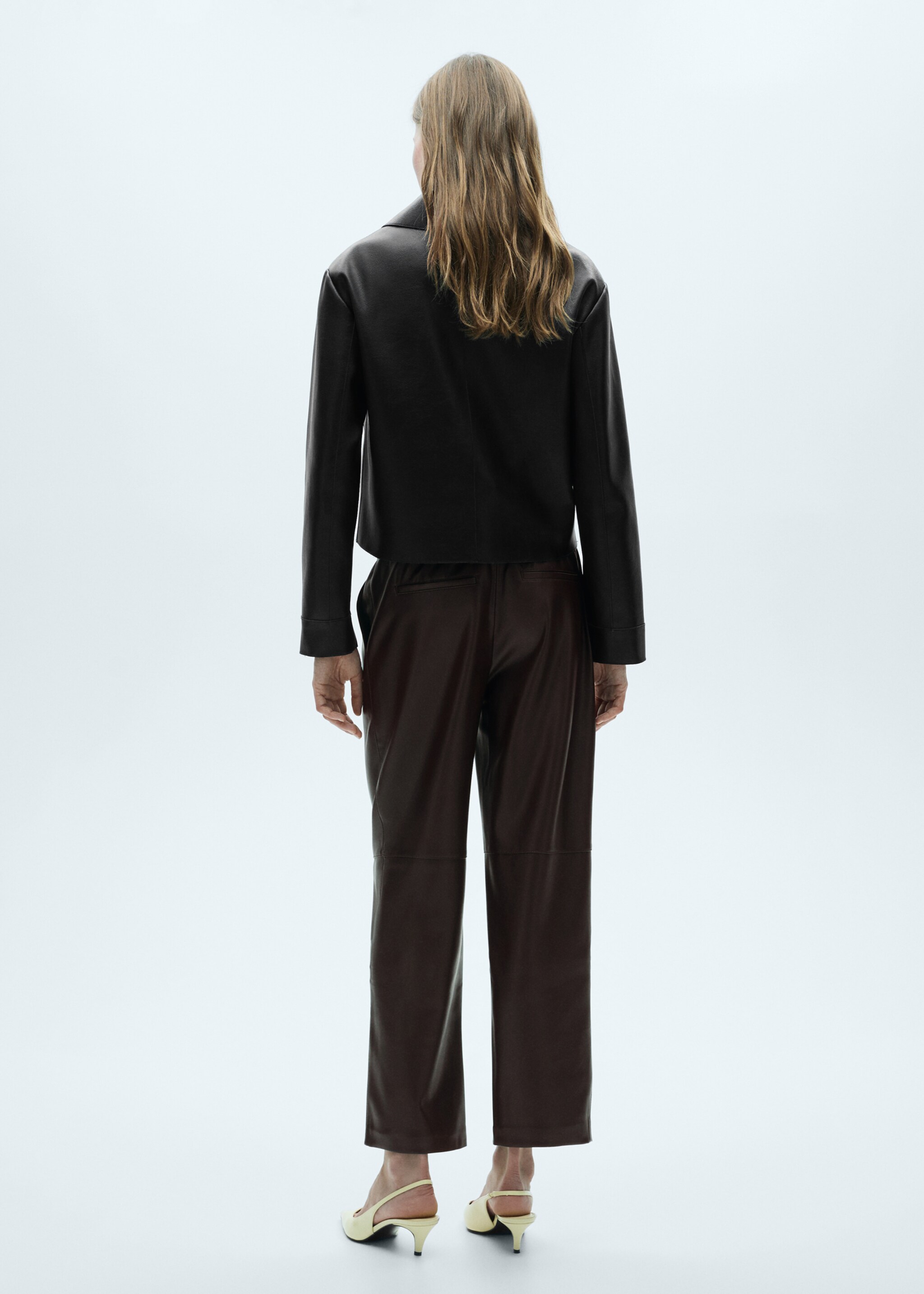 Leather-effect elastic waist trousers - Reverse of the article, Chocolate. Ref: 77075648-00.