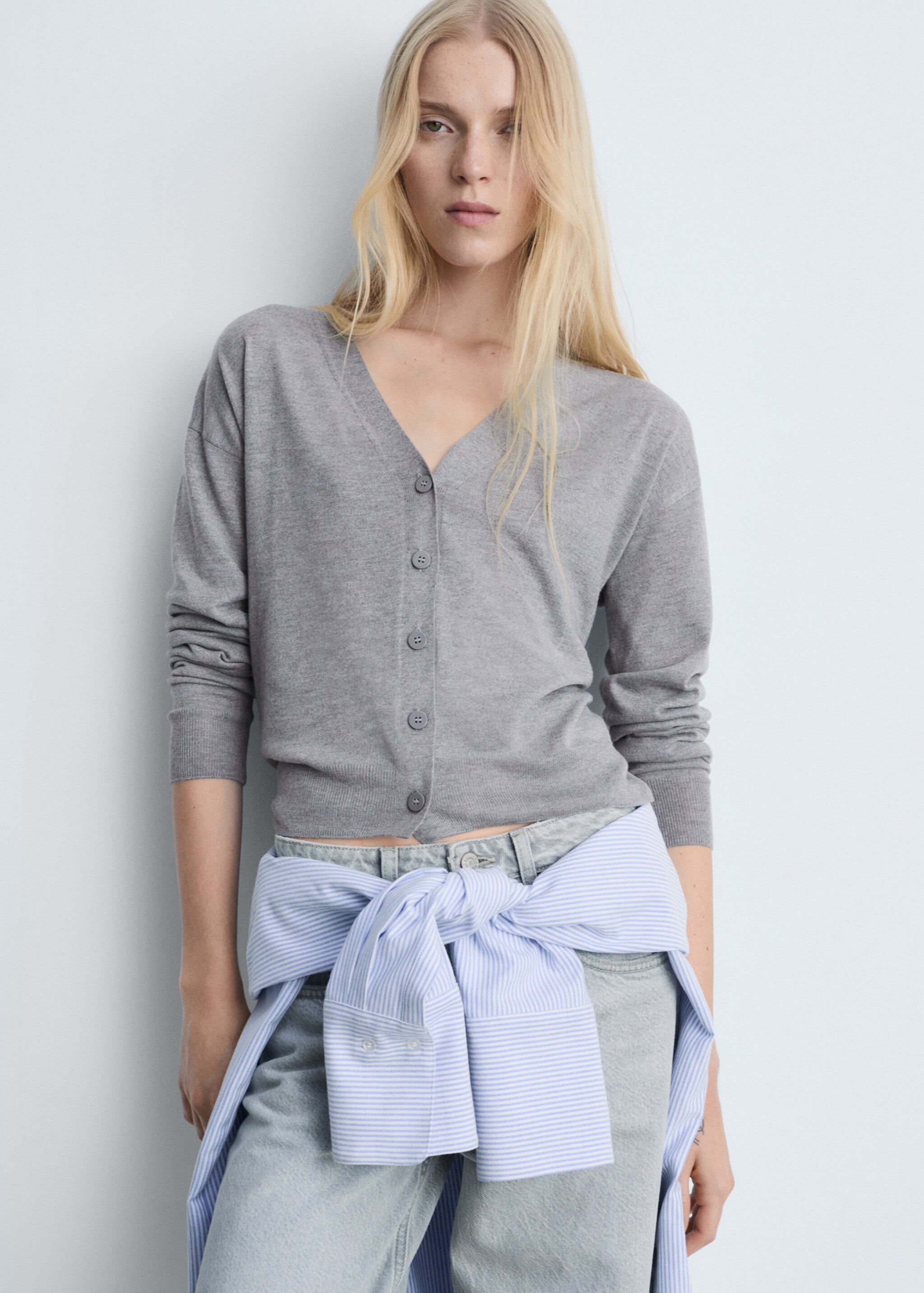 Button knit cardigan - Medium plane, Light Heather Grey. Ref: 77075651-00.