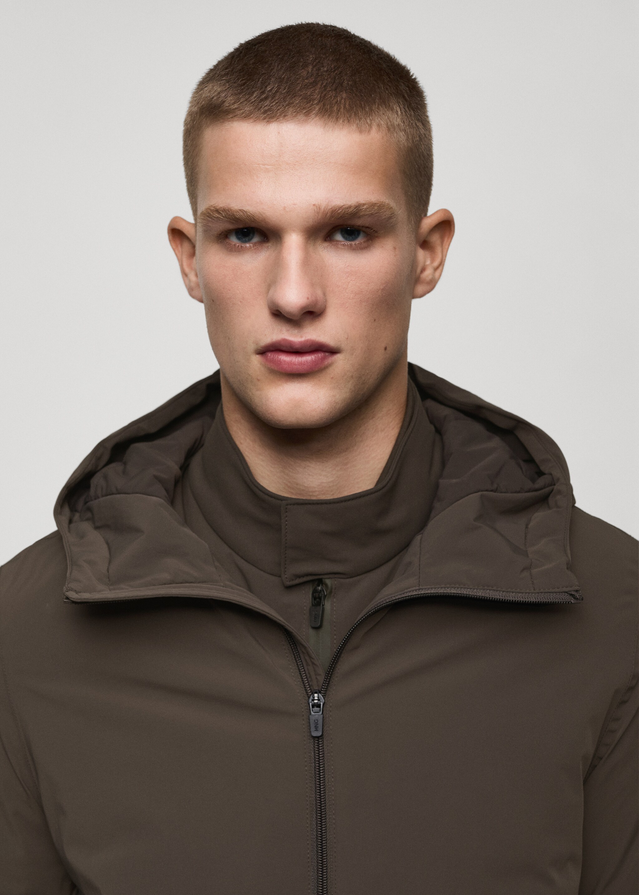 Thermore® waterproof quilted barn jacket with Thermore® padding - Details of the article 1, Brown. Ref: 77075960-00.
