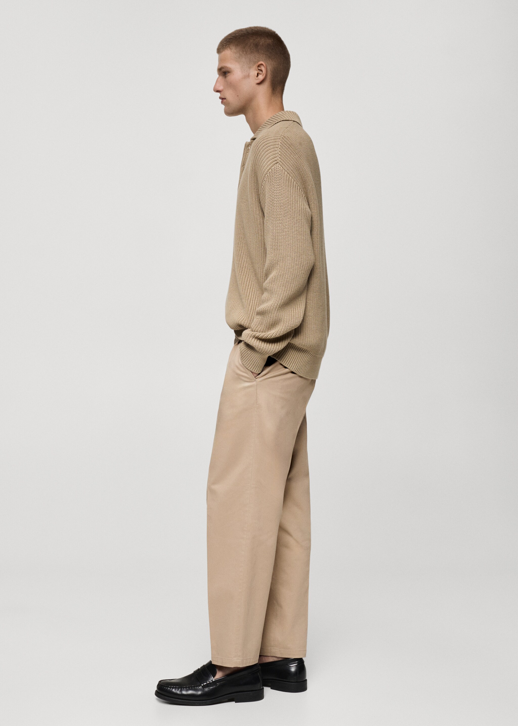 Regular Fit Bundfaltenhose aus Baumwolle - Detail des Artikels 2, Ecru. Ref: 77075962-00.
