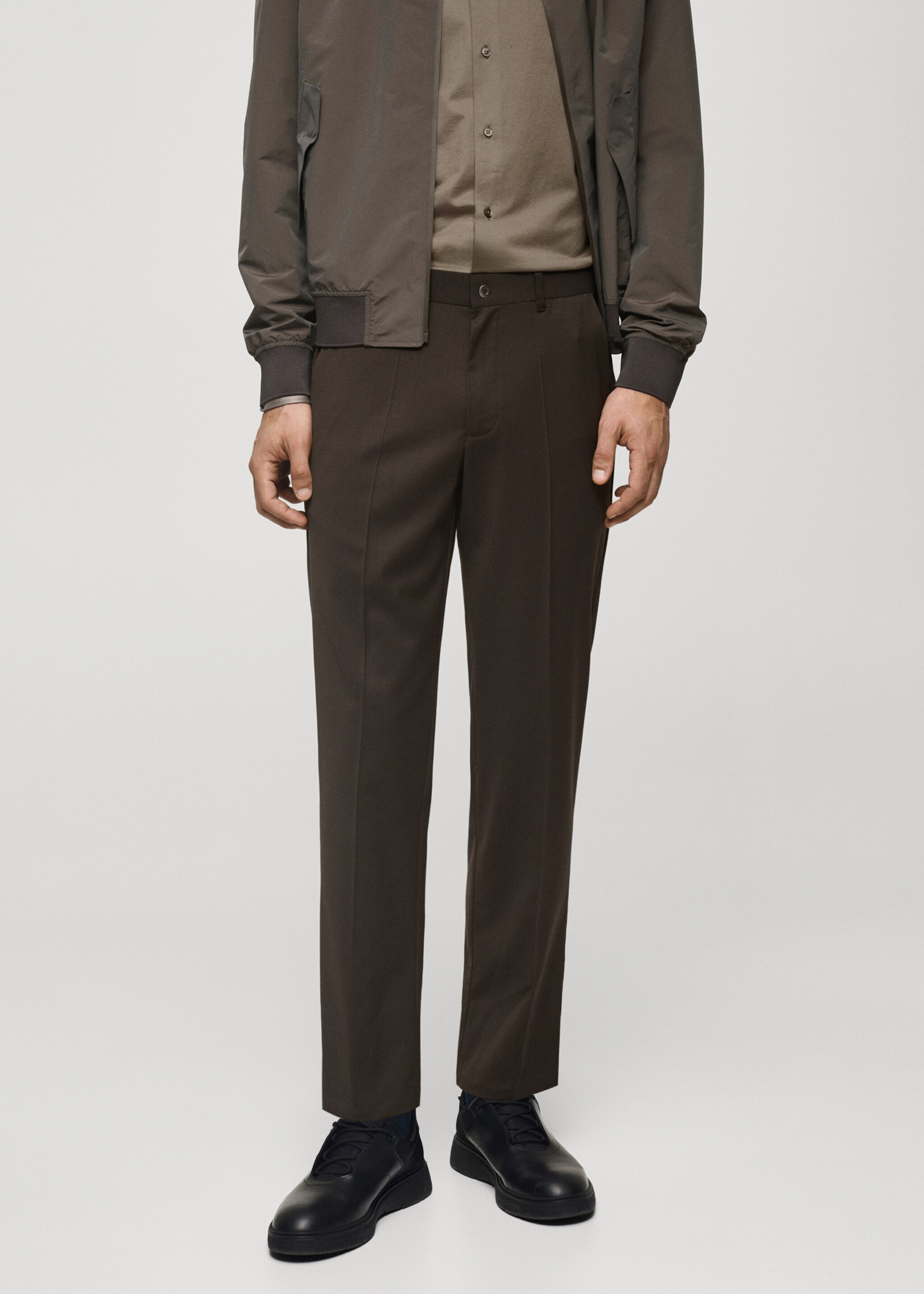 Coolmax® stretch-fabric slim-fit trousers - Medium plane, Brown. Ref: 77075963-00.