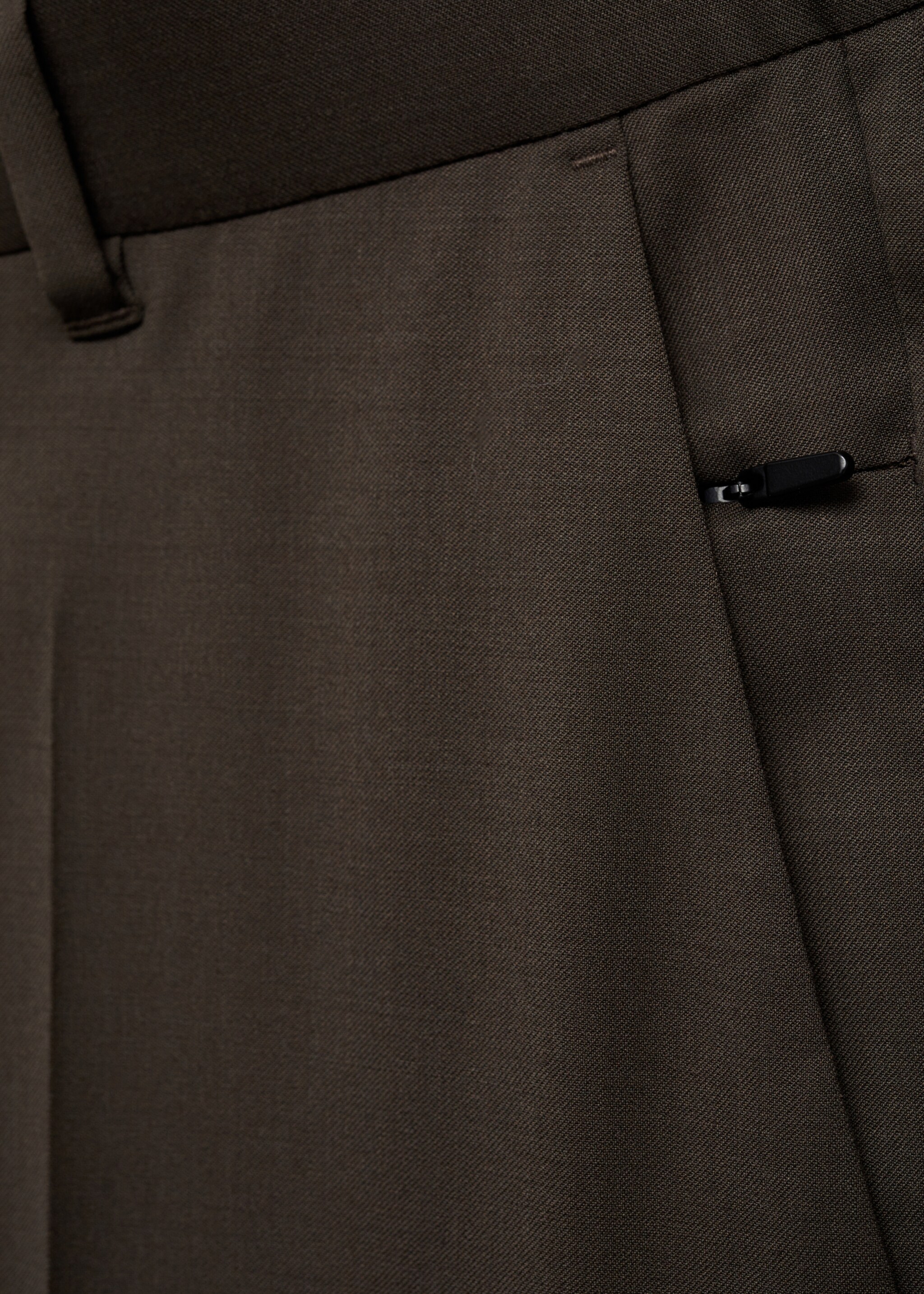 Coolmax® stretch-fabric slim-fit trousers - Details of the article 0, Brown. Ref: 77075963-00.