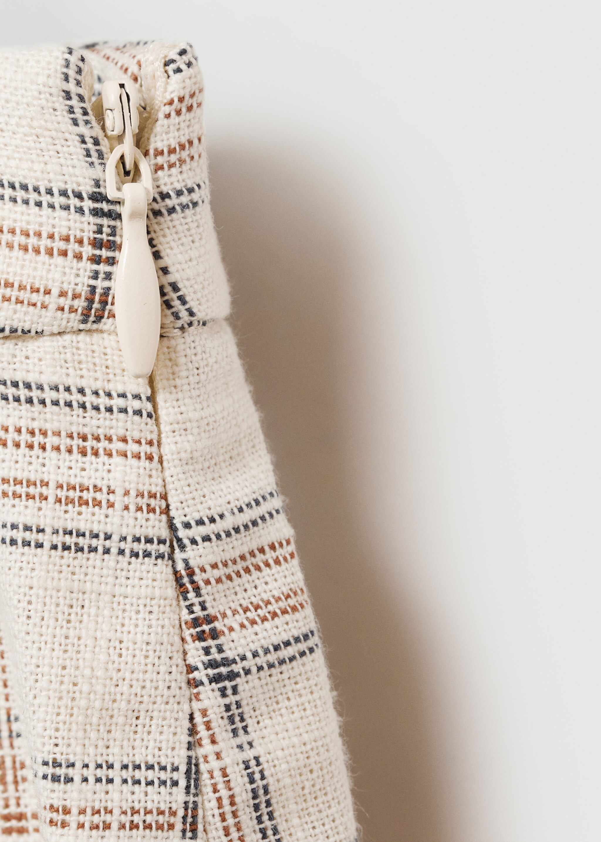 Check flared skirt - Details of the article 0