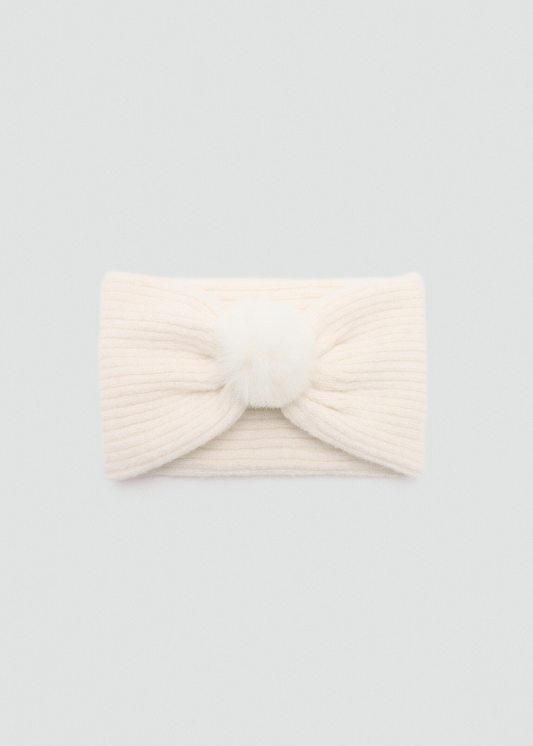 Pompom knit scarf - Article without model